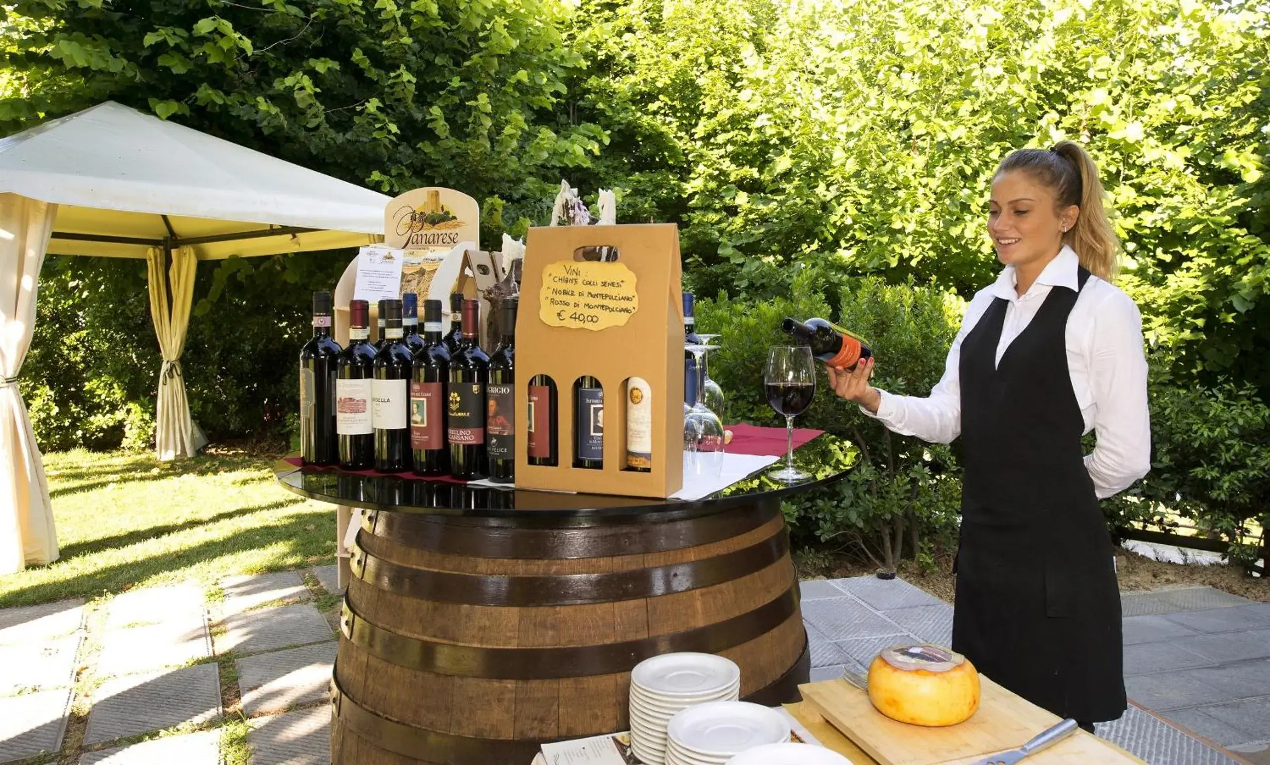 Lounge or bar in Grand Hotel Admiral Palace Lounge or bar in Grand Hotel Admiral Palace