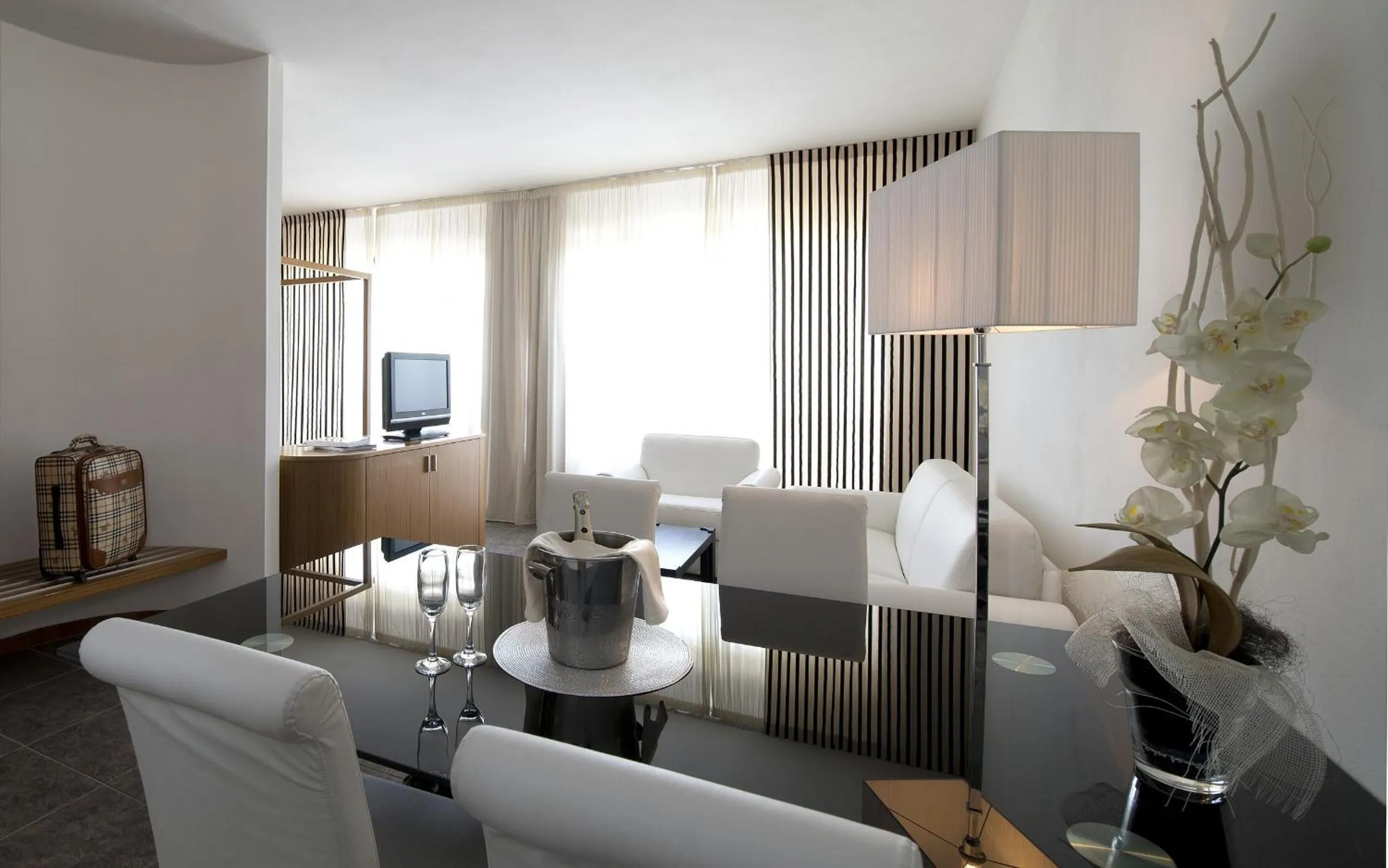 Photo of the whole room in Grand Hotel Admiral Palace