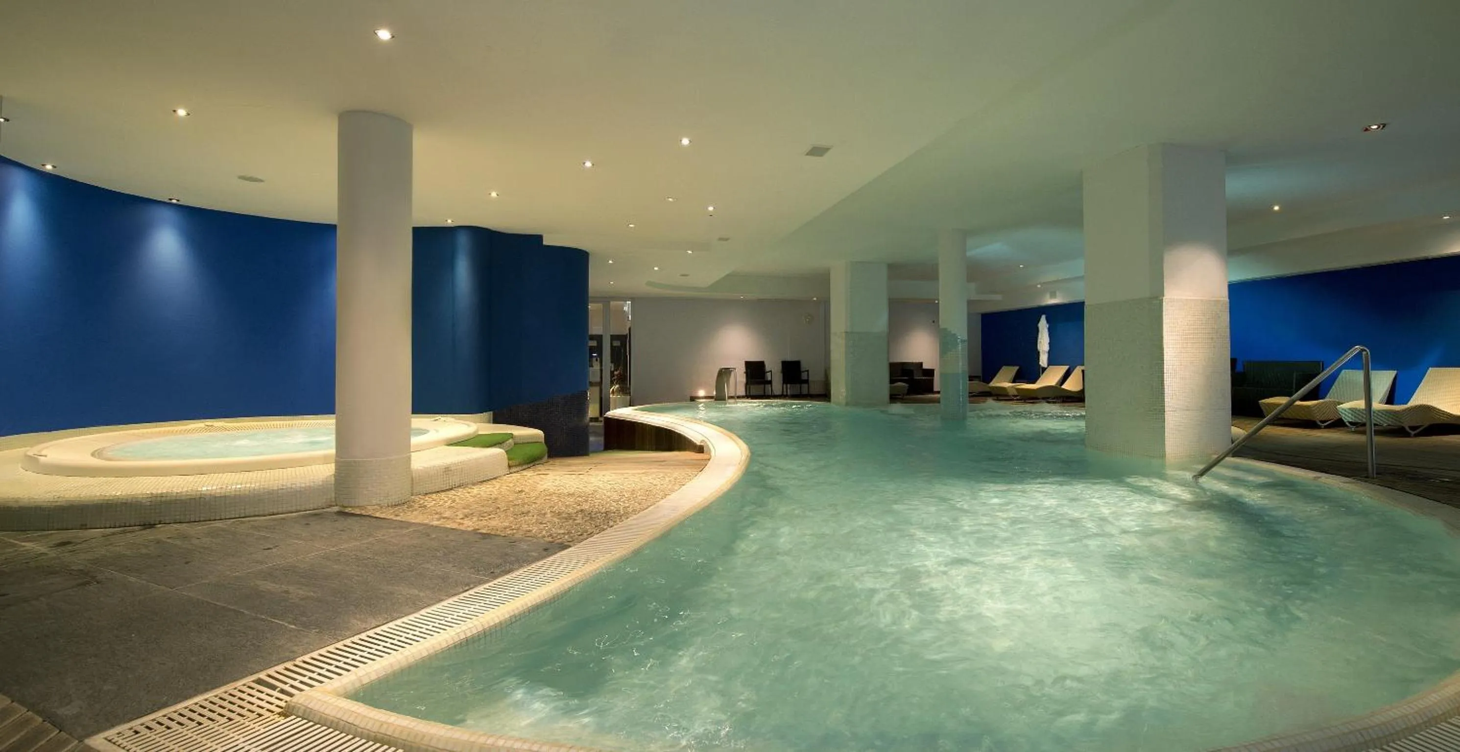 Swimming pool in Grand Hotel Admiral Palace