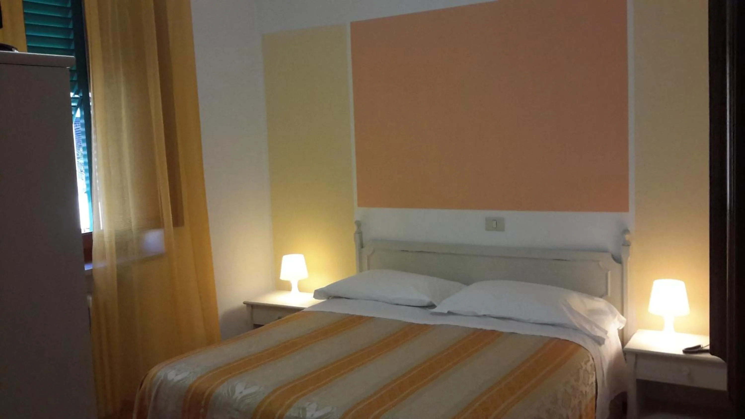 Bedroom, Bed in Verena Dependance Savoia & Campana