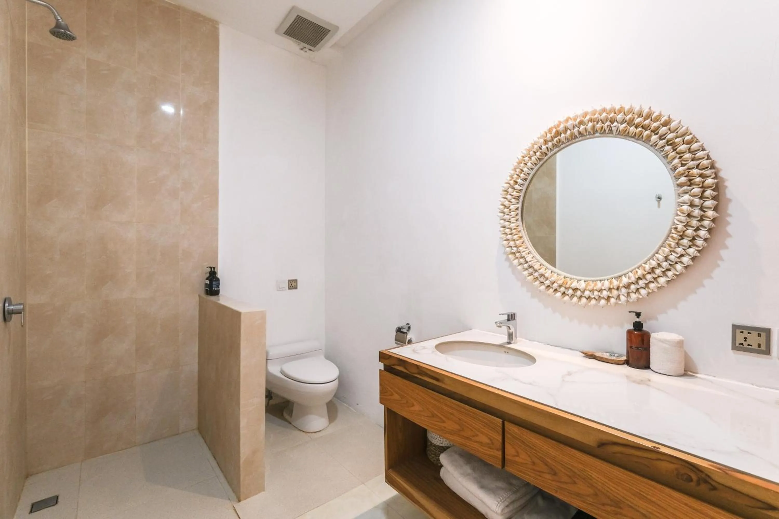 Bathroom in Villa Christine Canggu