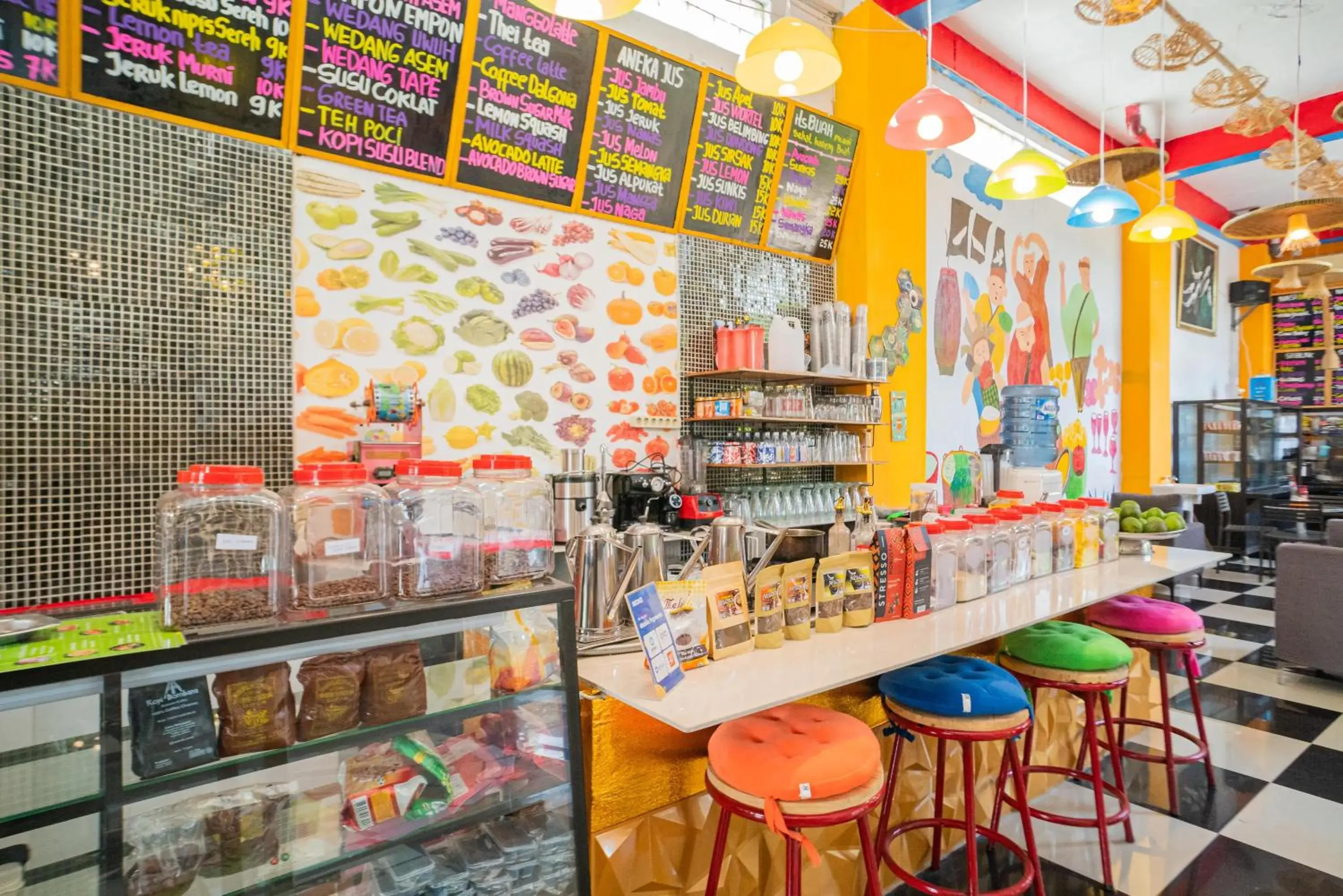 Restaurant/places to eat in RedDoorz @ Kampung Sawah Jatimurni Bekasi Restaurant/places to eat in RedDoorz @ Kampung Sawah Jatimurni Bekasi