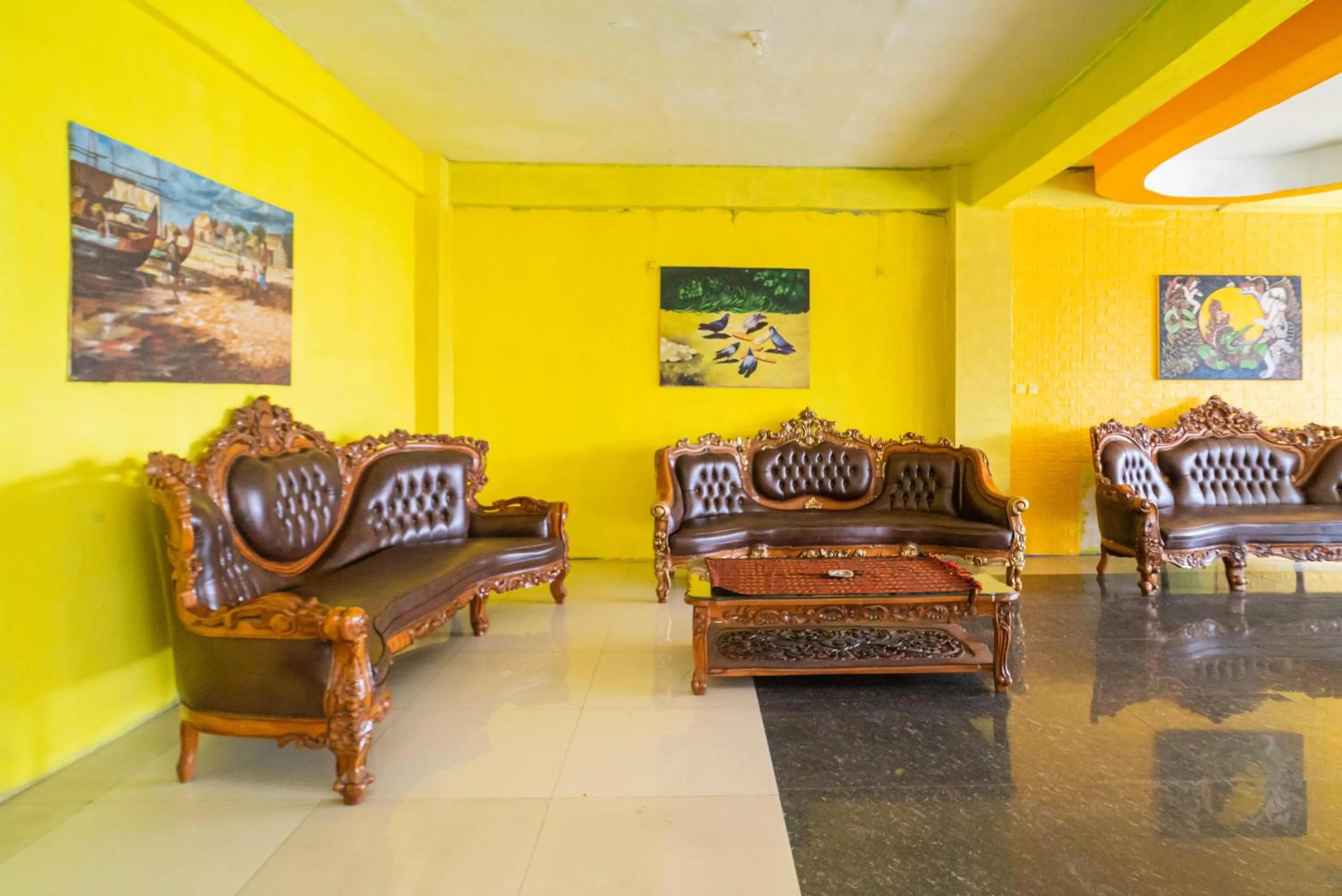 Seating area in RedDoorz @ Kampung Sawah Jatimurni Bekasi