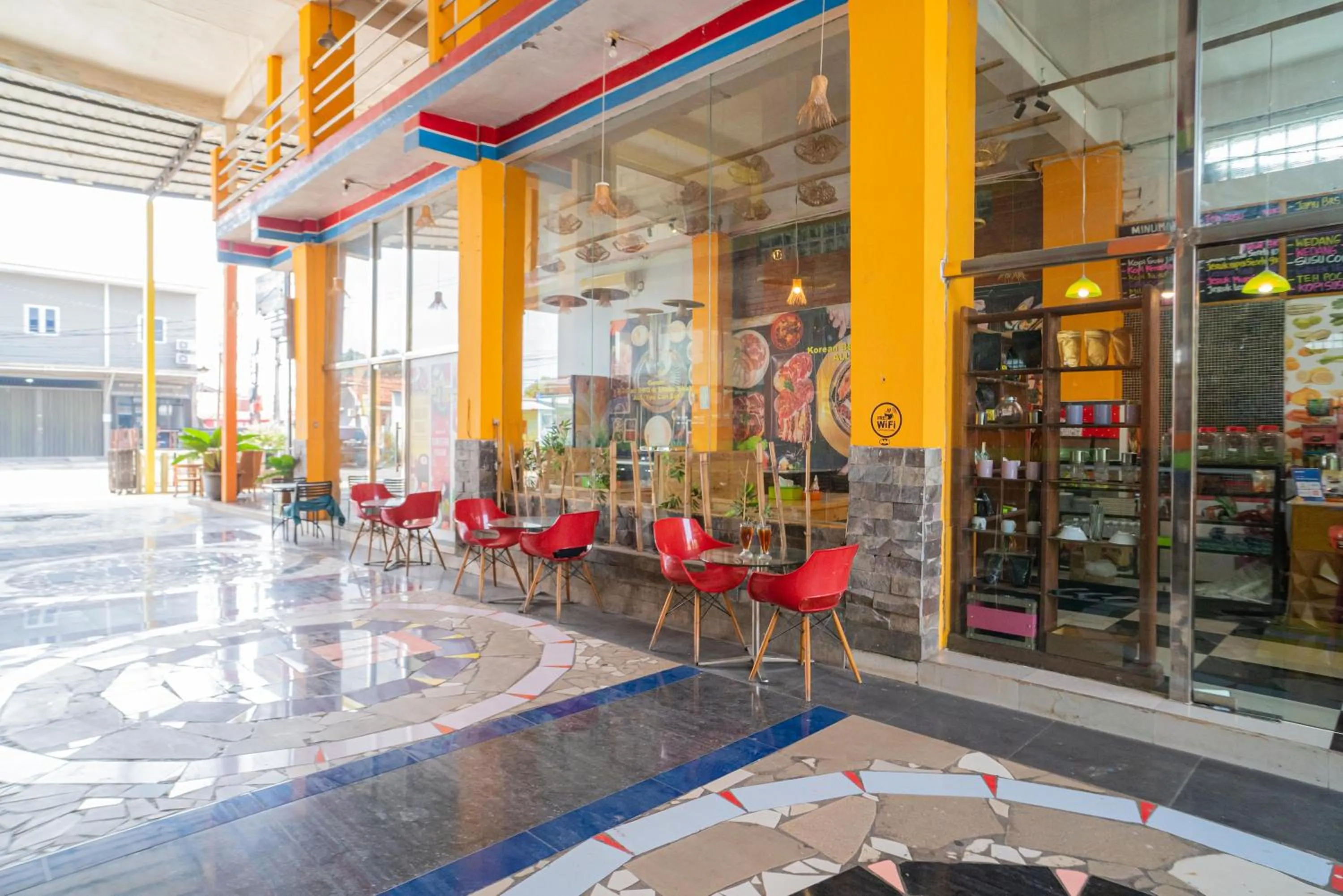 Facade/entrance in RedDoorz @ Kampung Sawah Jatimurni Bekasi