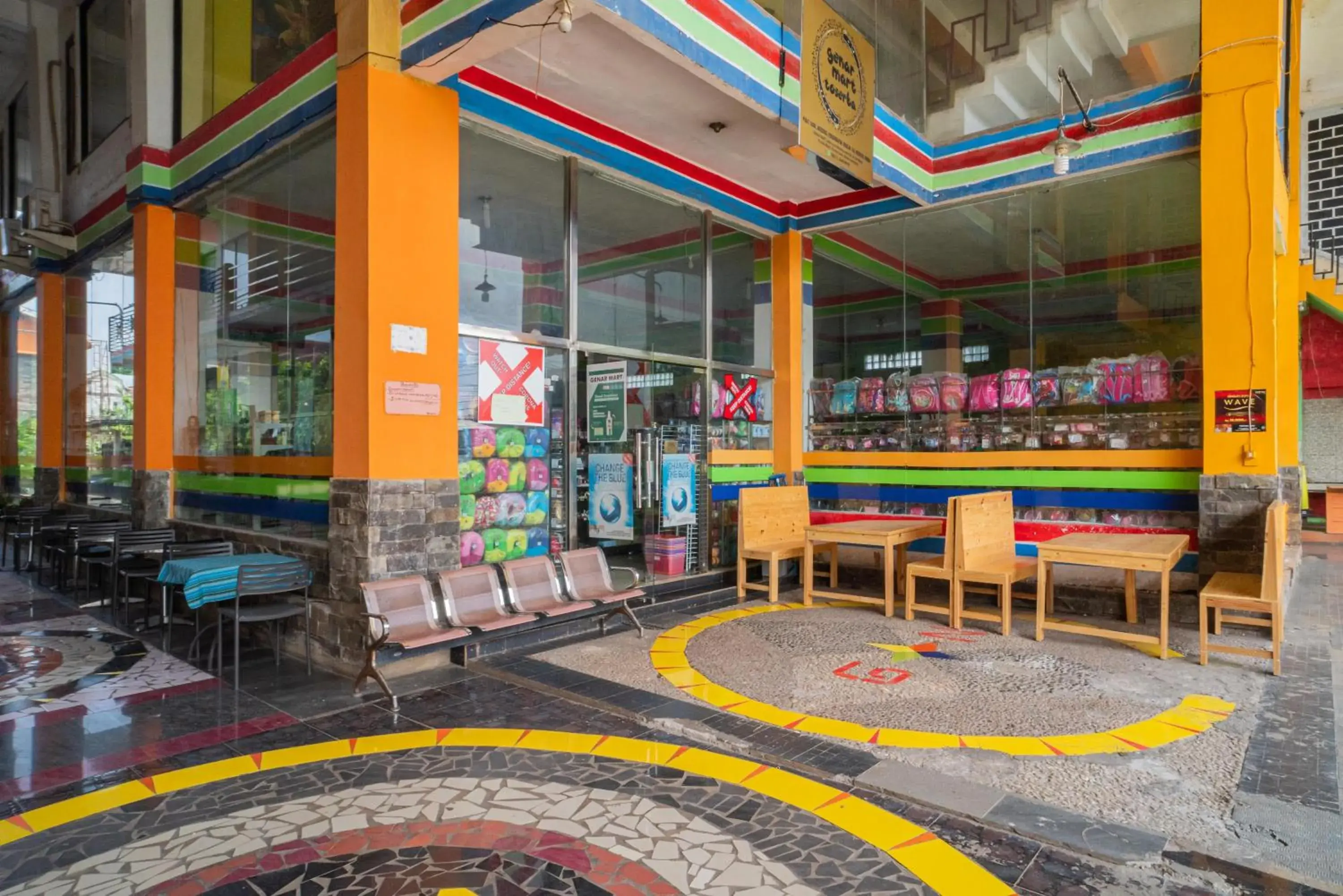 Property building in RedDoorz @ Kampung Sawah Jatimurni Bekasi Property building in RedDoorz @ Kampung Sawah Jatimurni Bekasi