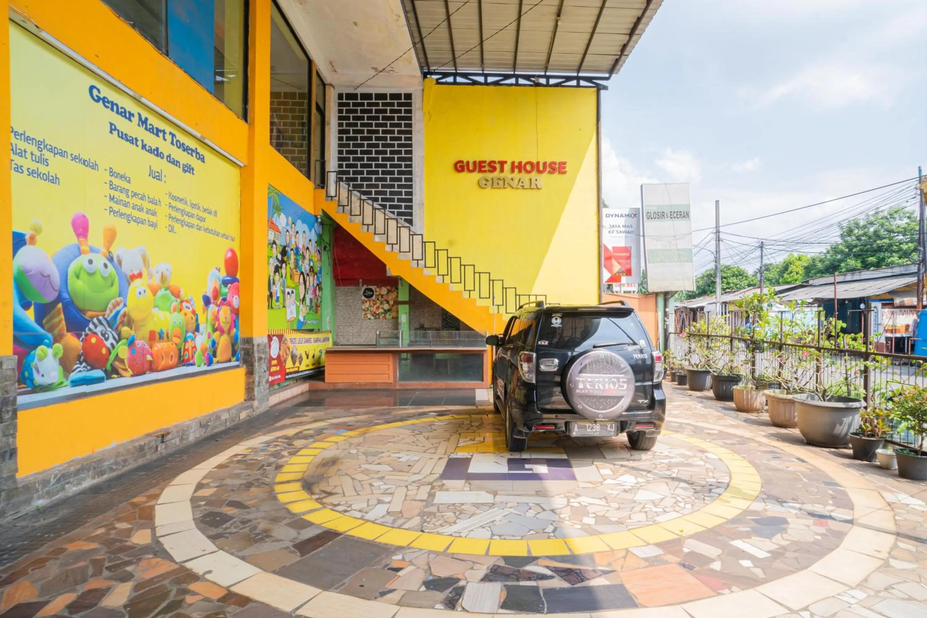 Property building in RedDoorz @ Kampung Sawah Jatimurni Bekasi