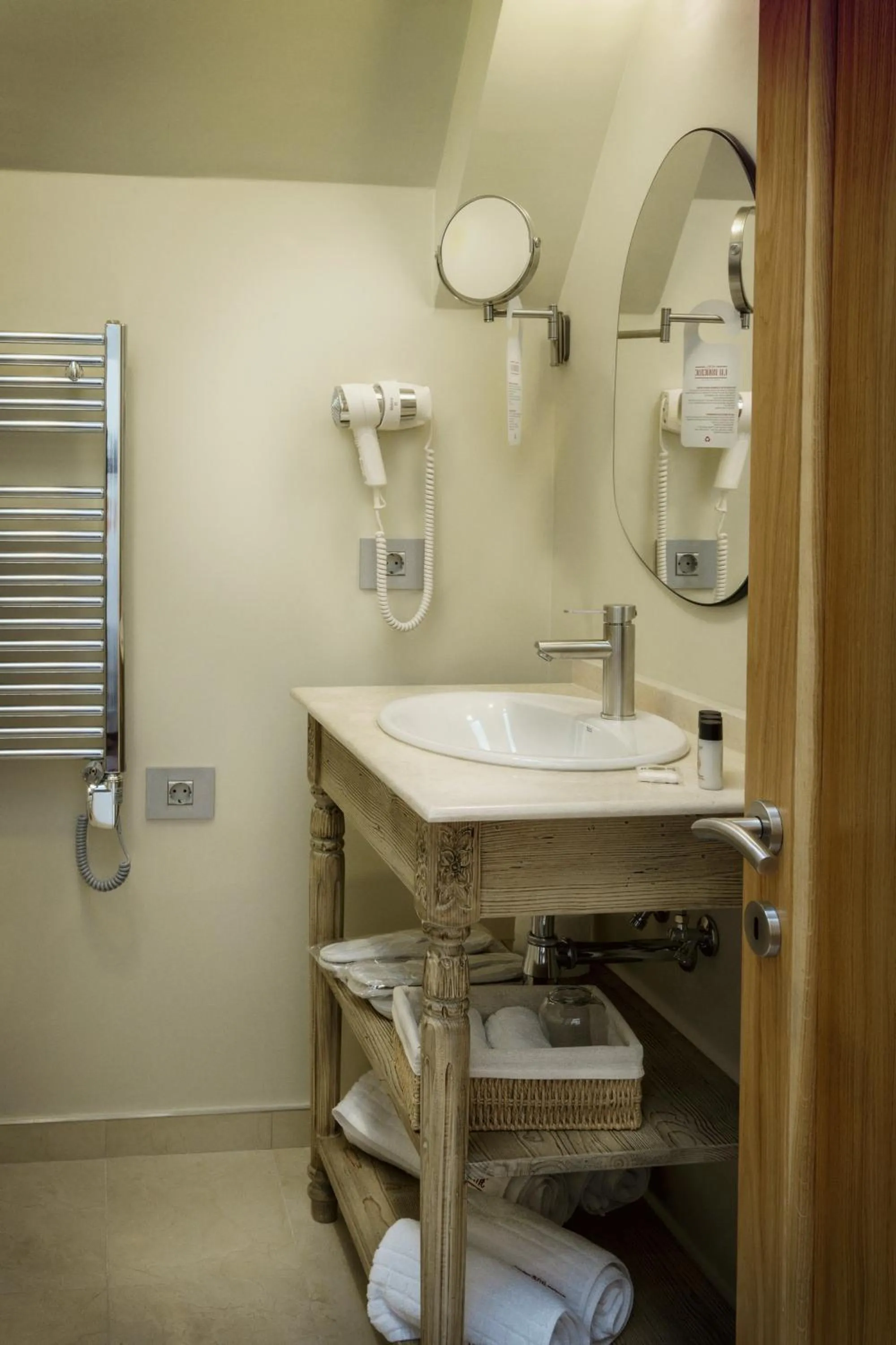 Bathroom in La Boheme Boutique Casa Soare