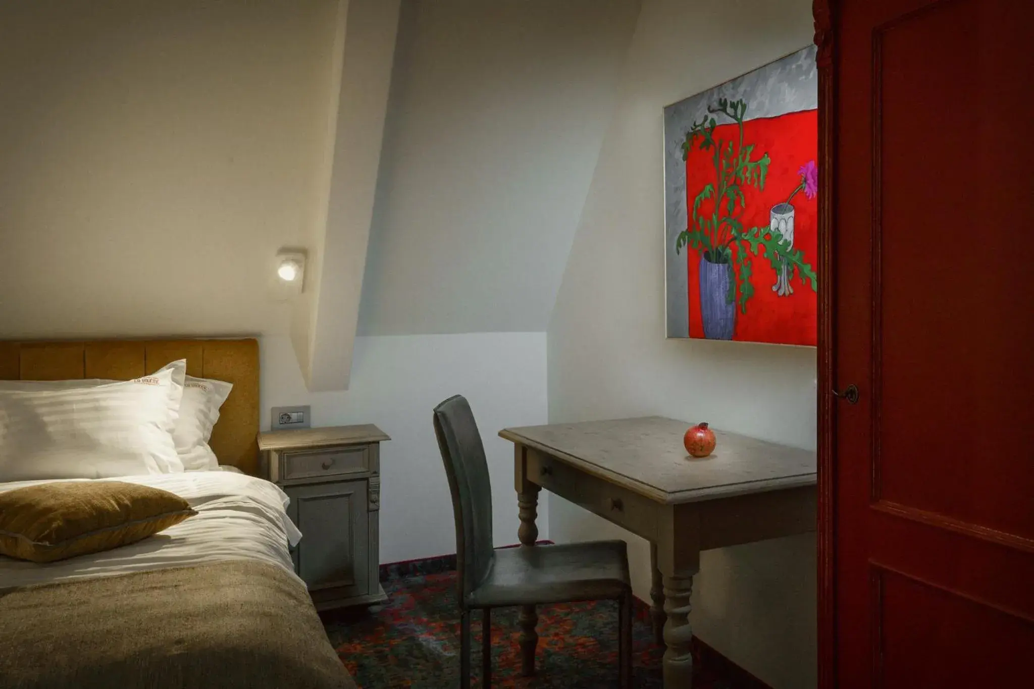 hair dresser, Bed in La Boheme Boutique Casa Soare hair dresser, Bed in La Boheme Boutique Casa Soare