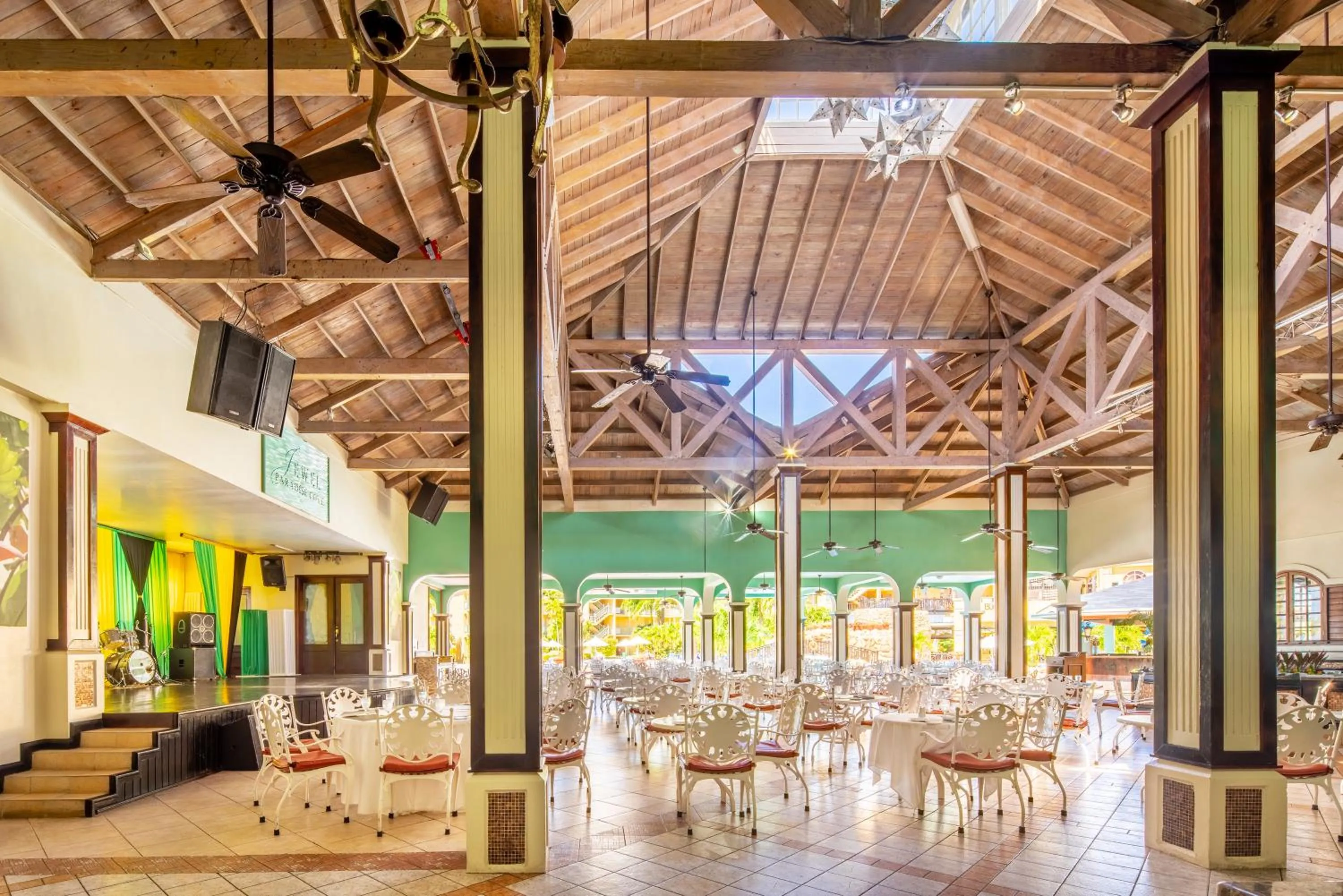 Restaurant/places to eat in Jewel Paradise Cove Adult Beach Resort & Spa