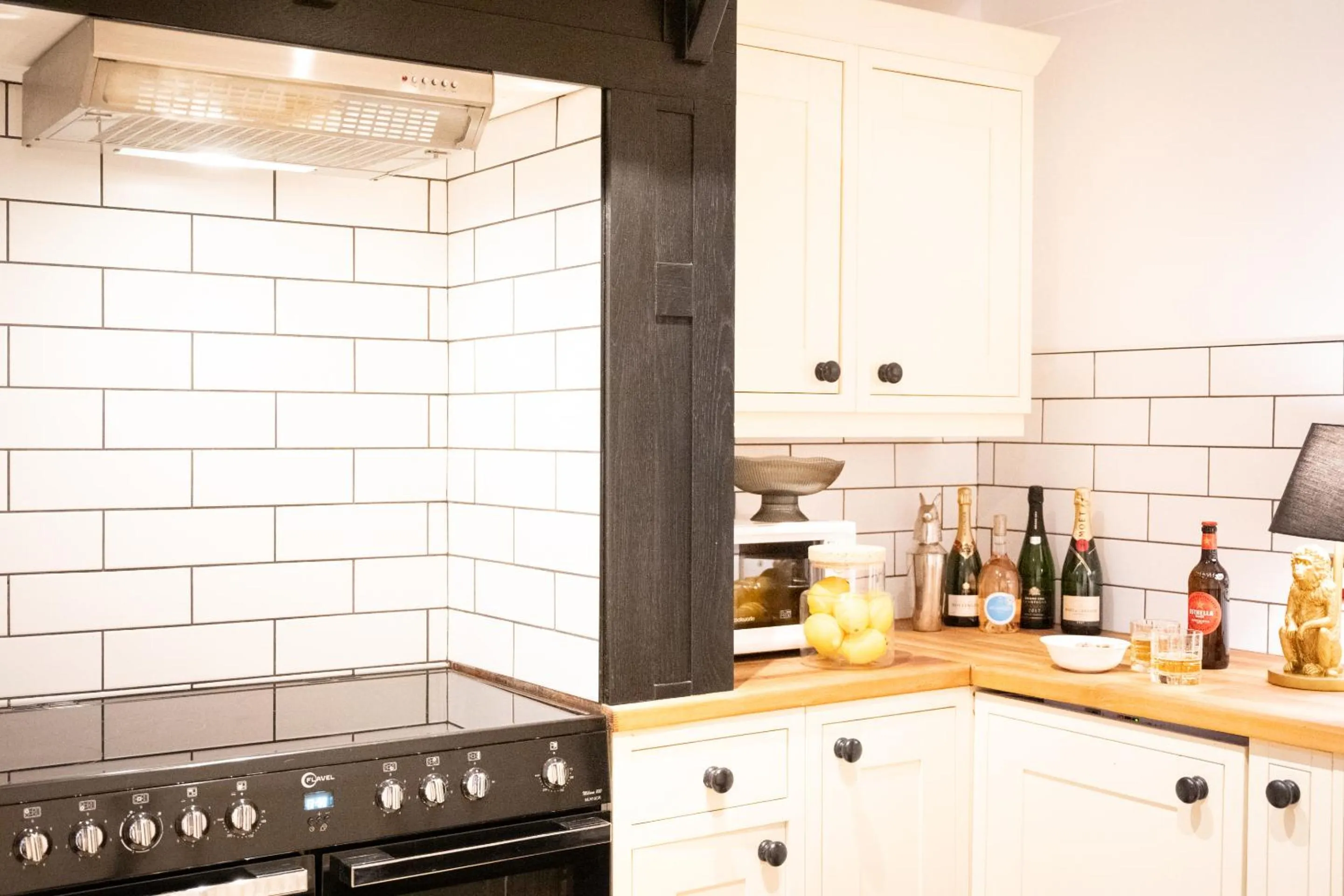 Kitchen or kitchenette in Northern Hideaways Apple Store