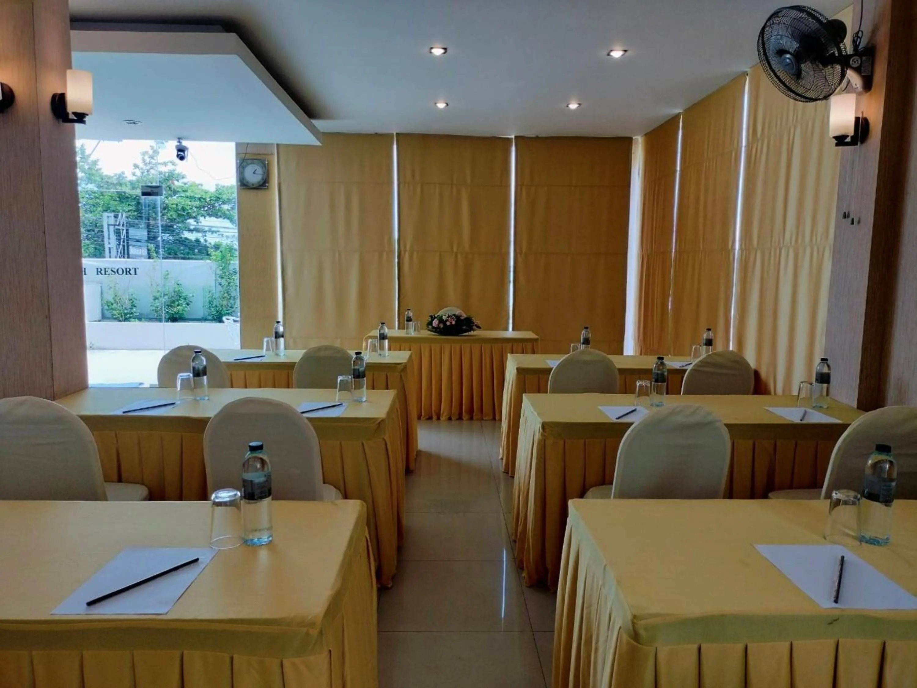 Meeting/conference room in Dragon Beach Resort , Jomtien Beach Pattaya