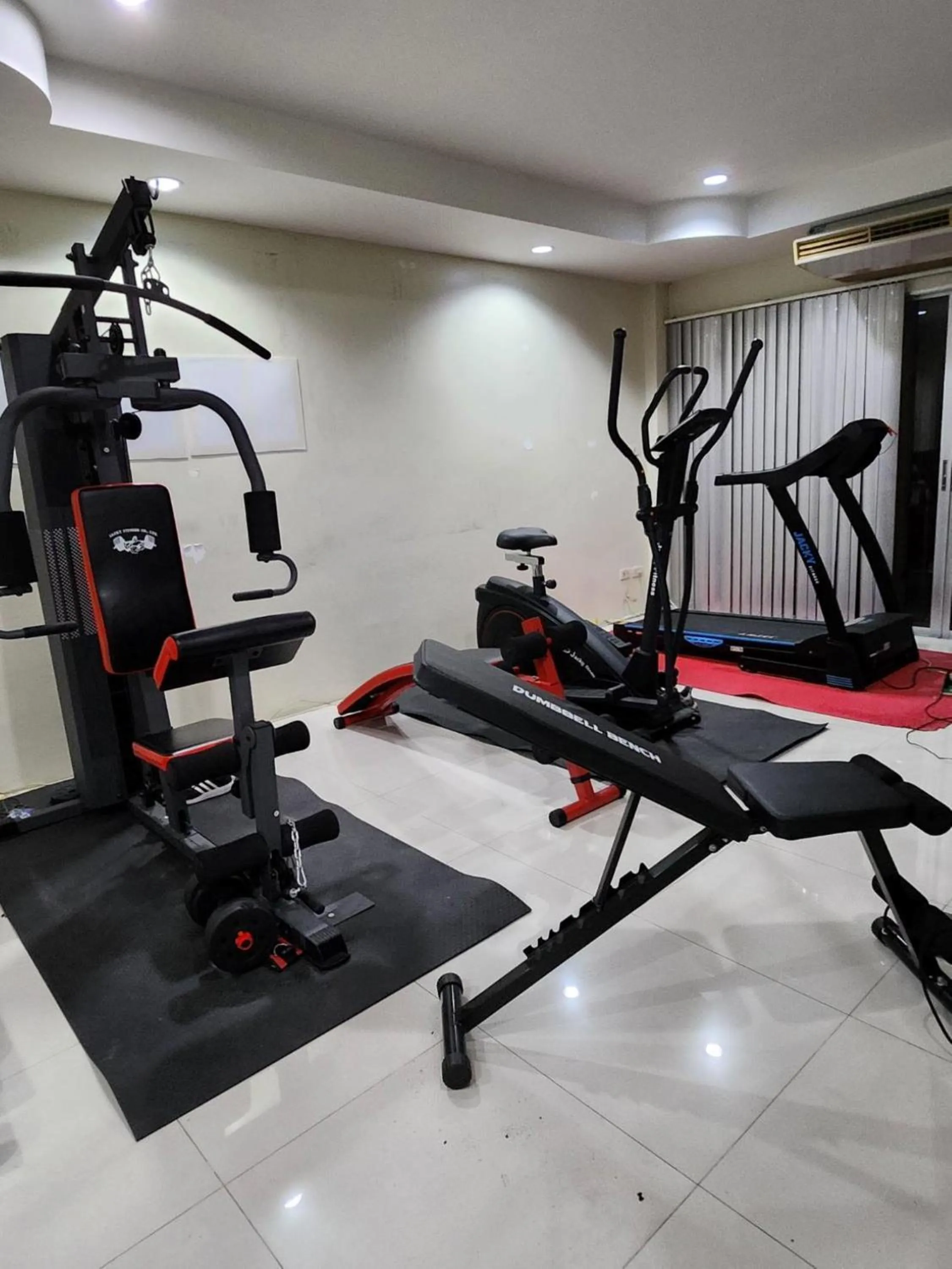 Fitness centre/facilities in Dragon Beach Resort , Jomtien Beach Pattaya