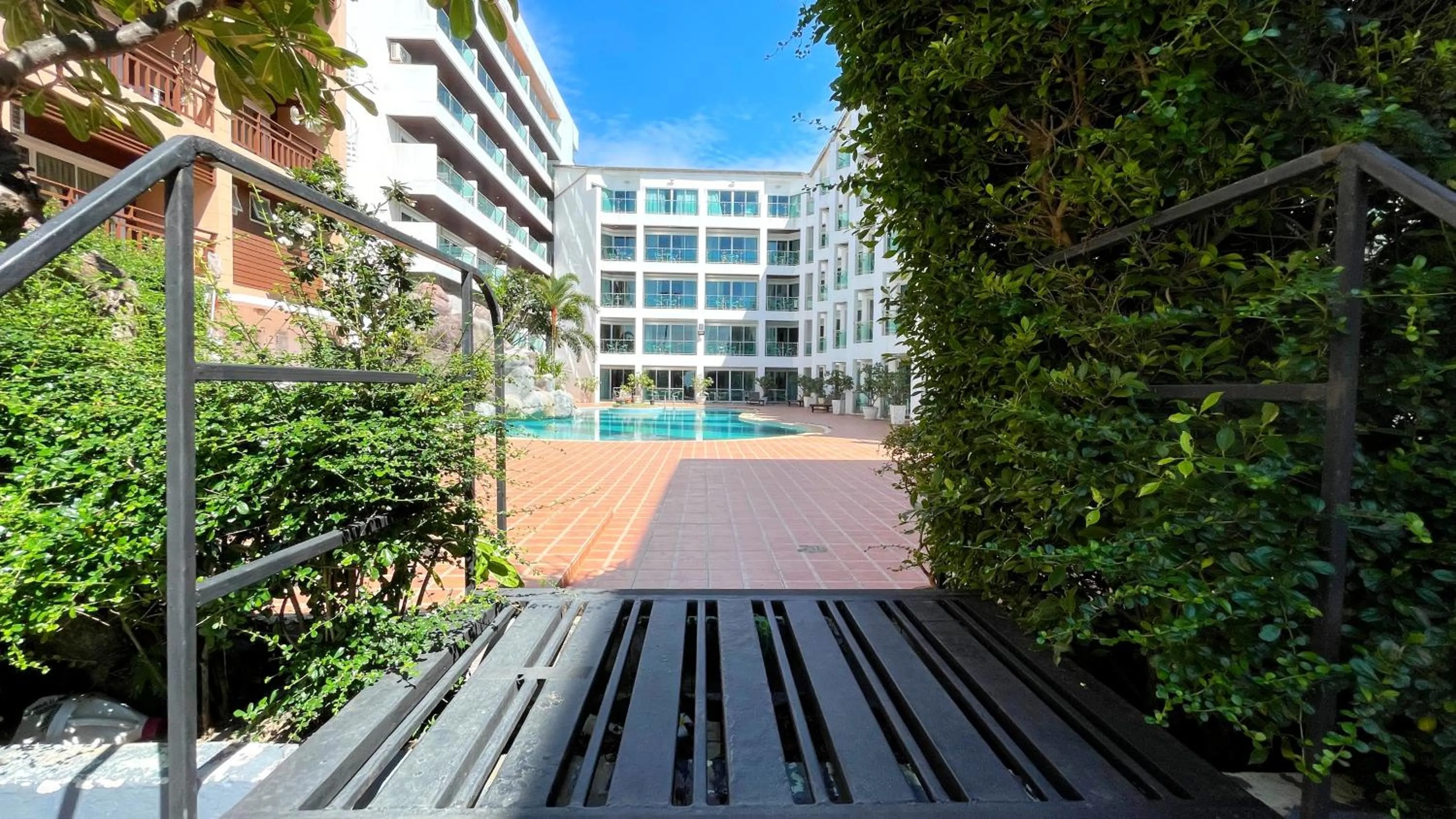 Property building in Dragon Beach Resort , Jomtien Beach Pattaya