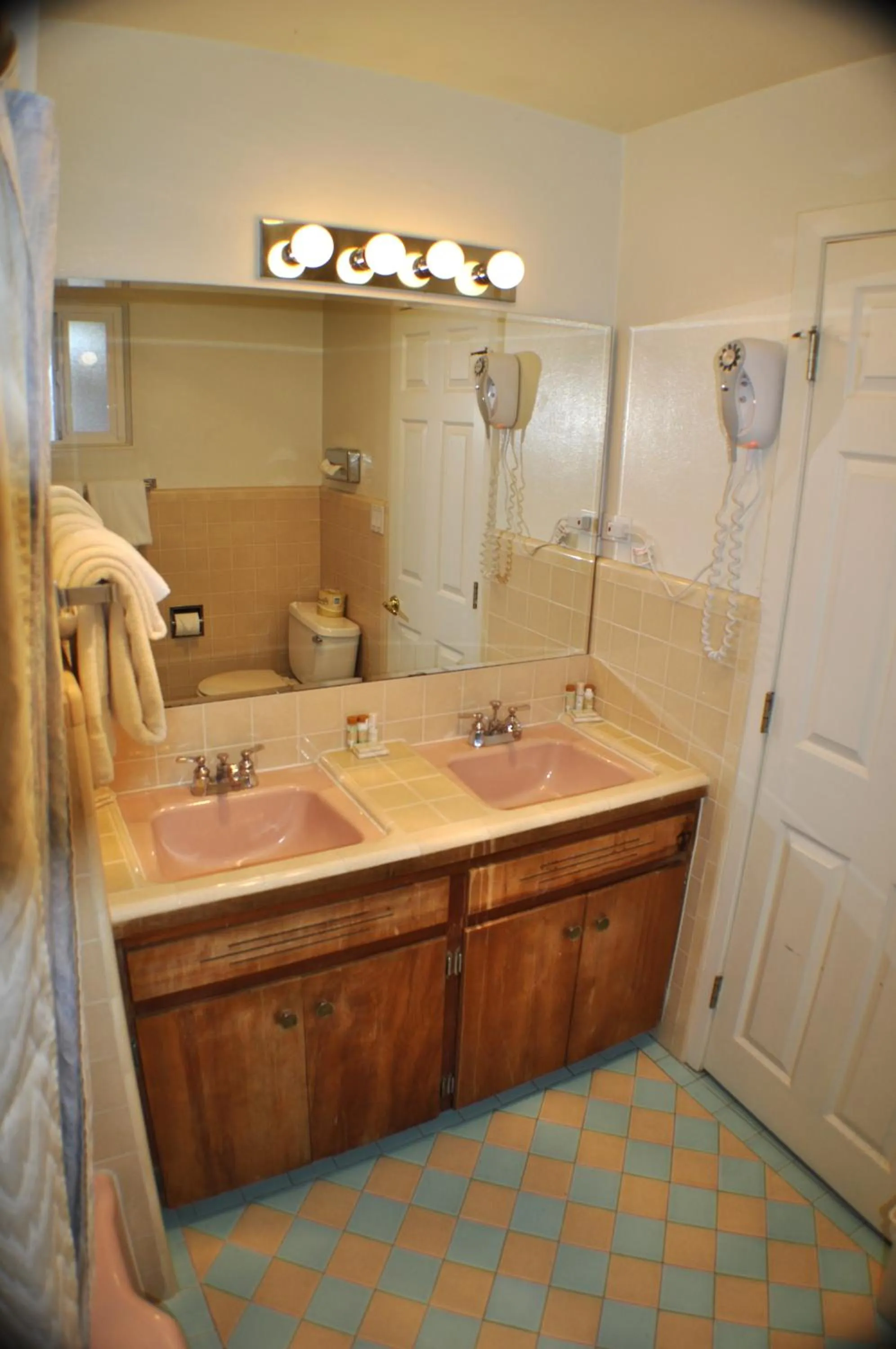 Bathroom in Uptown Inn