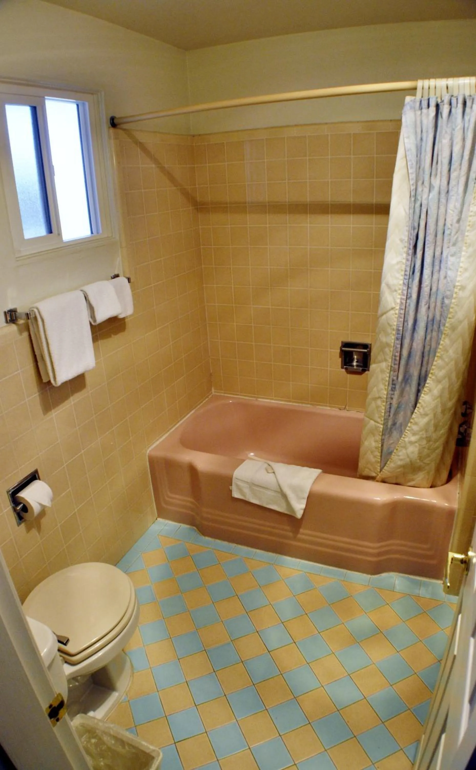 Bathroom in Uptown Inn