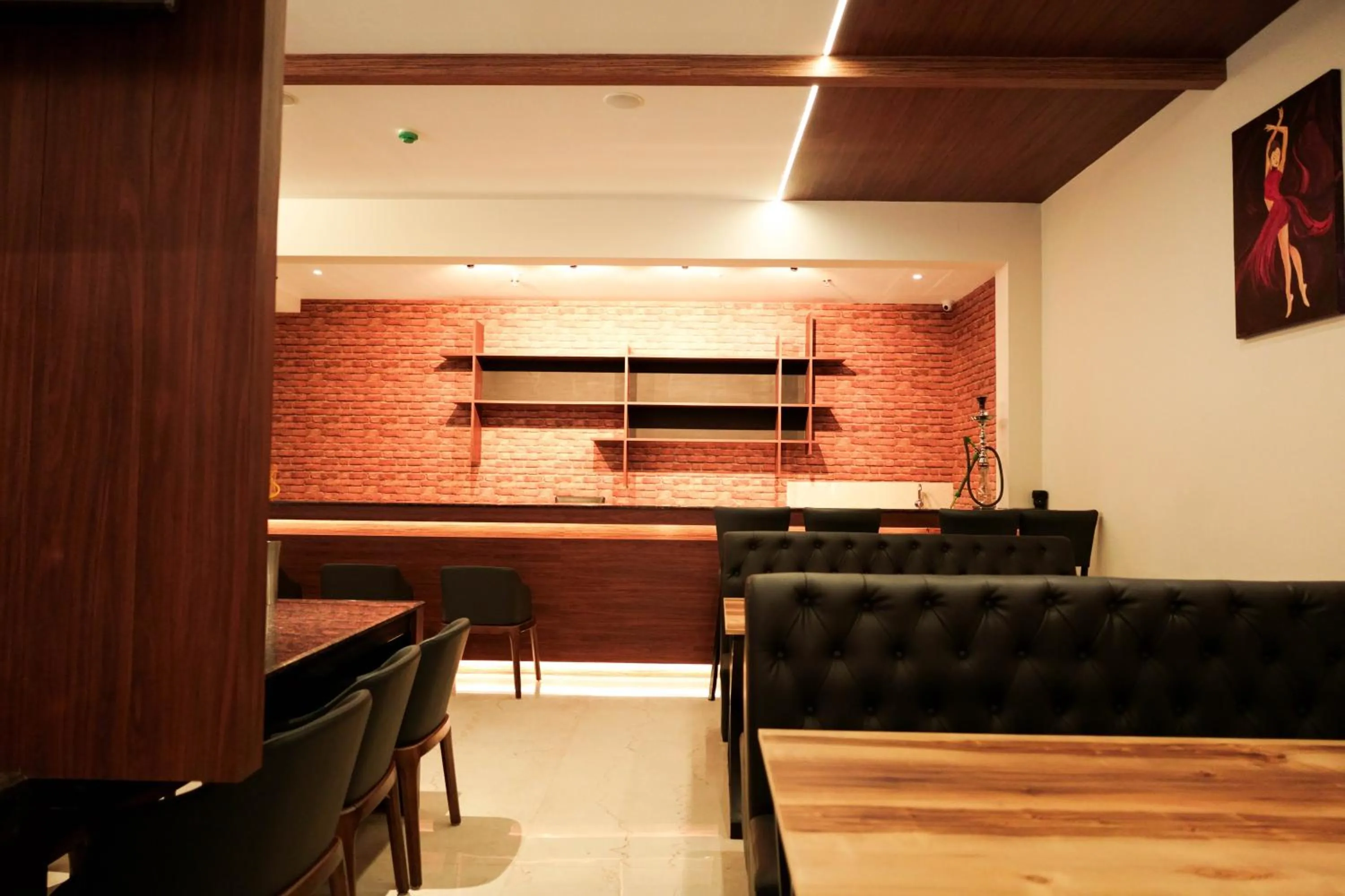 Restaurant/places to eat in Valluvanad Residency