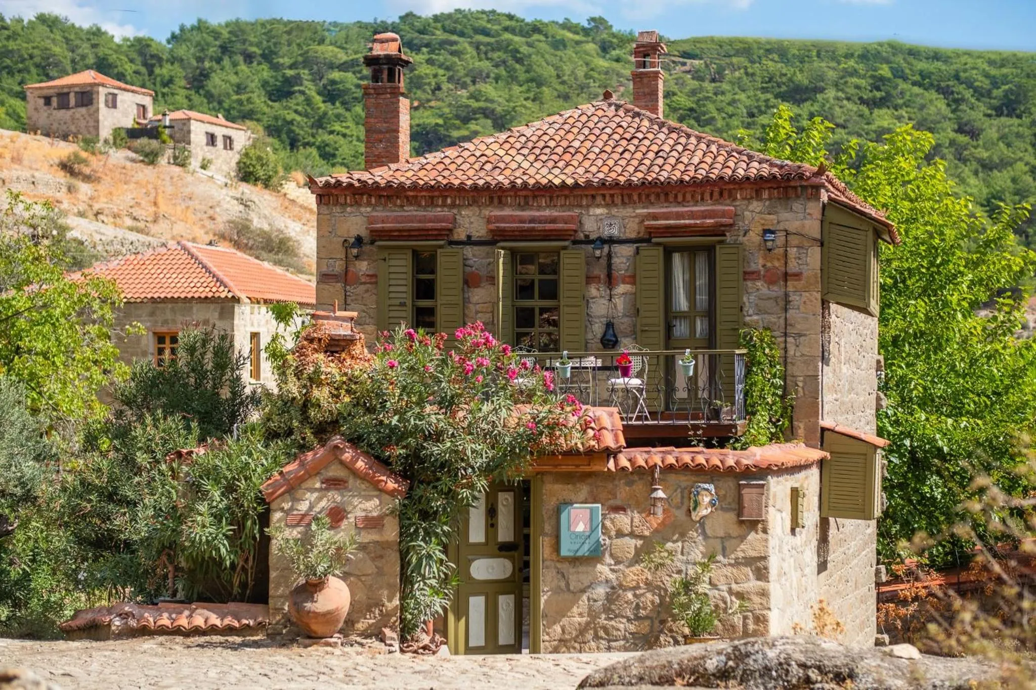 Property building in Orion Adatepe