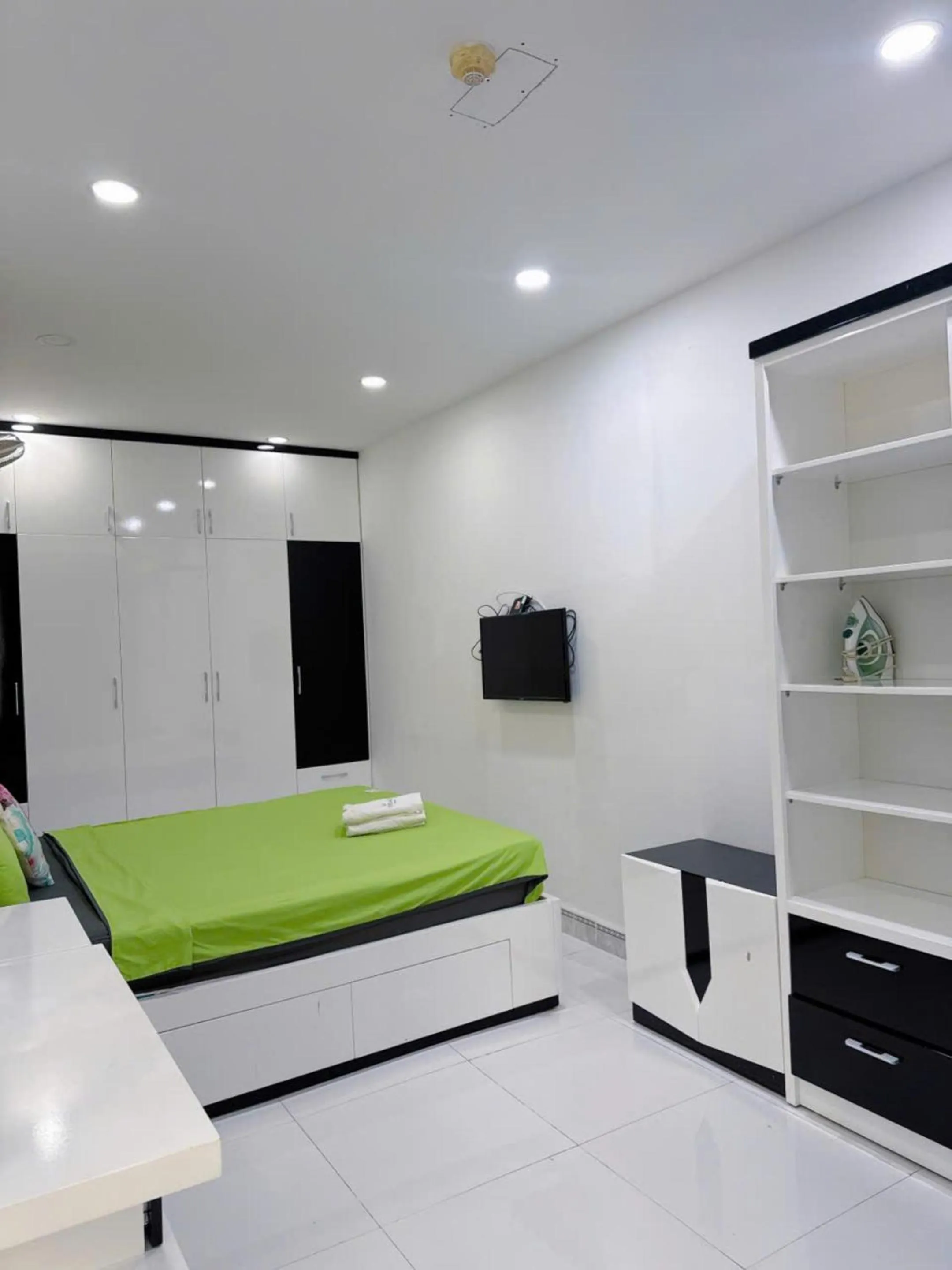 Bed in Pearl Nha Trang Beach Apartment