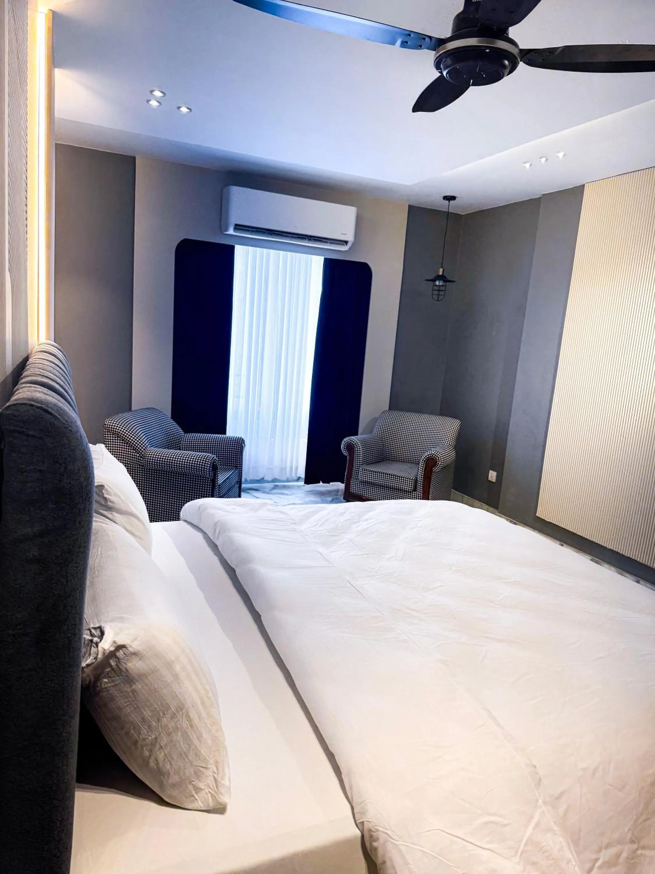 Bed in Metropole Hotel