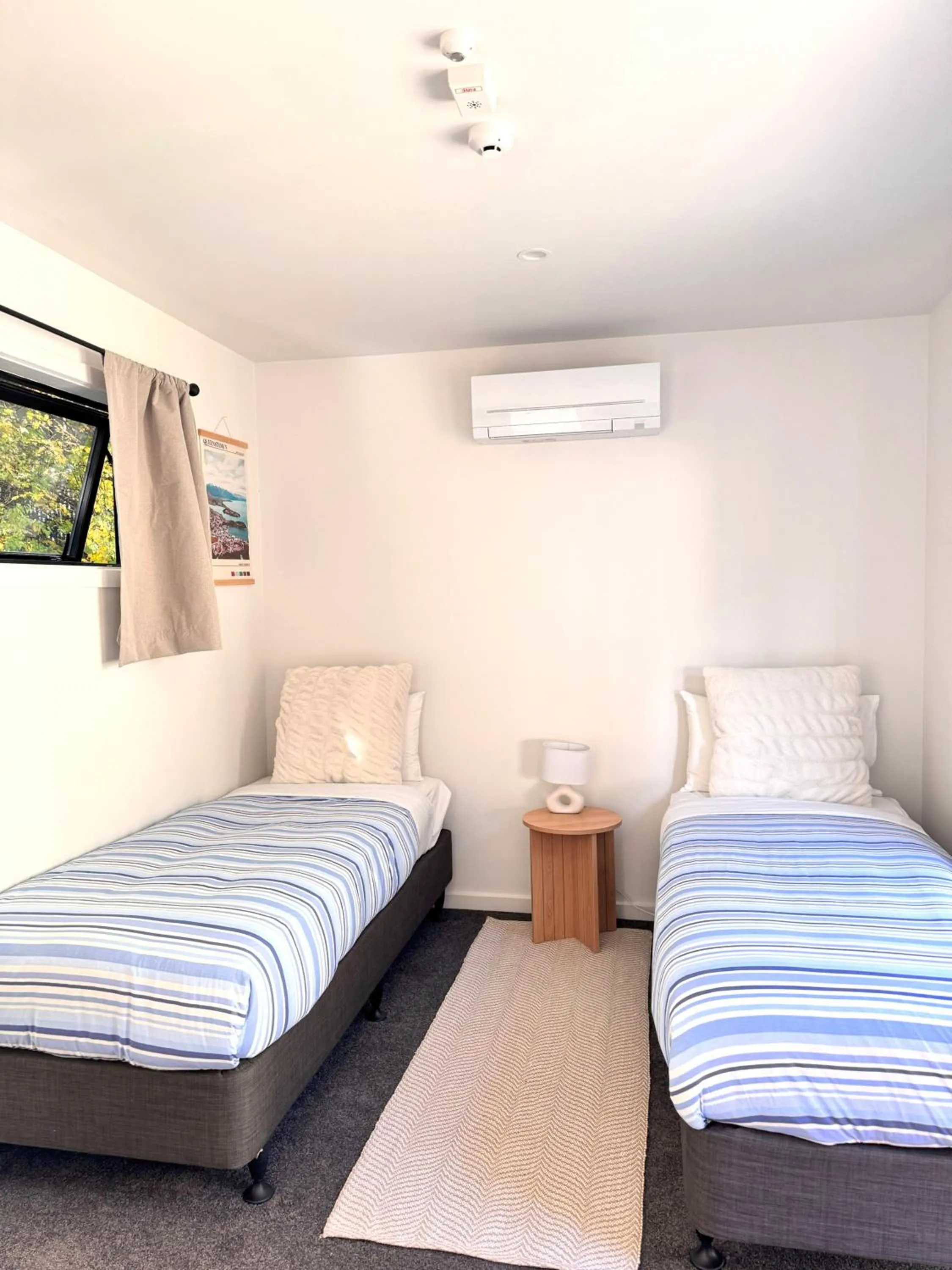 Bed in The Flaming Kiwi Backpackers