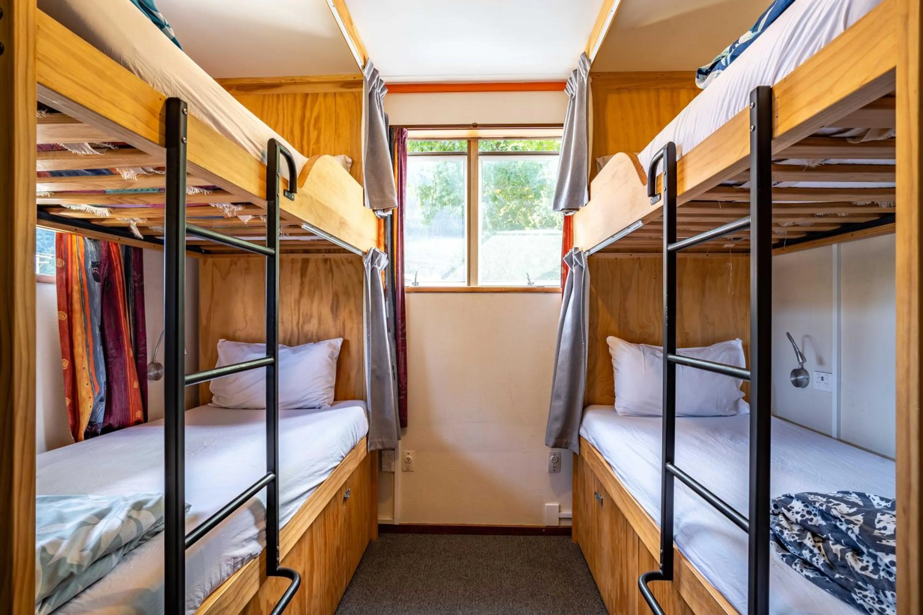 Bedroom, Bed in The Flaming Kiwi Backpackers