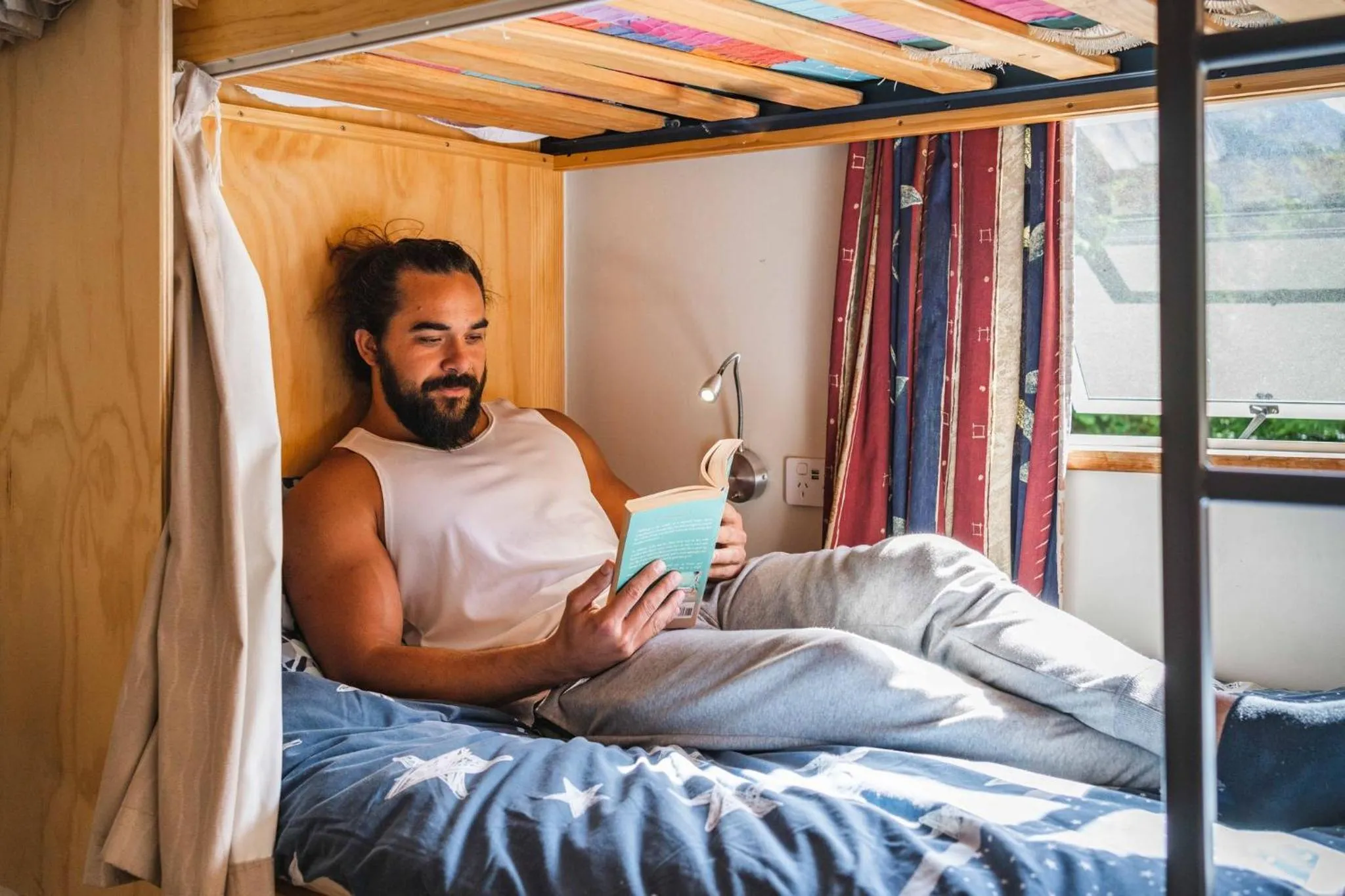 Bed in The Flaming Kiwi Backpackers