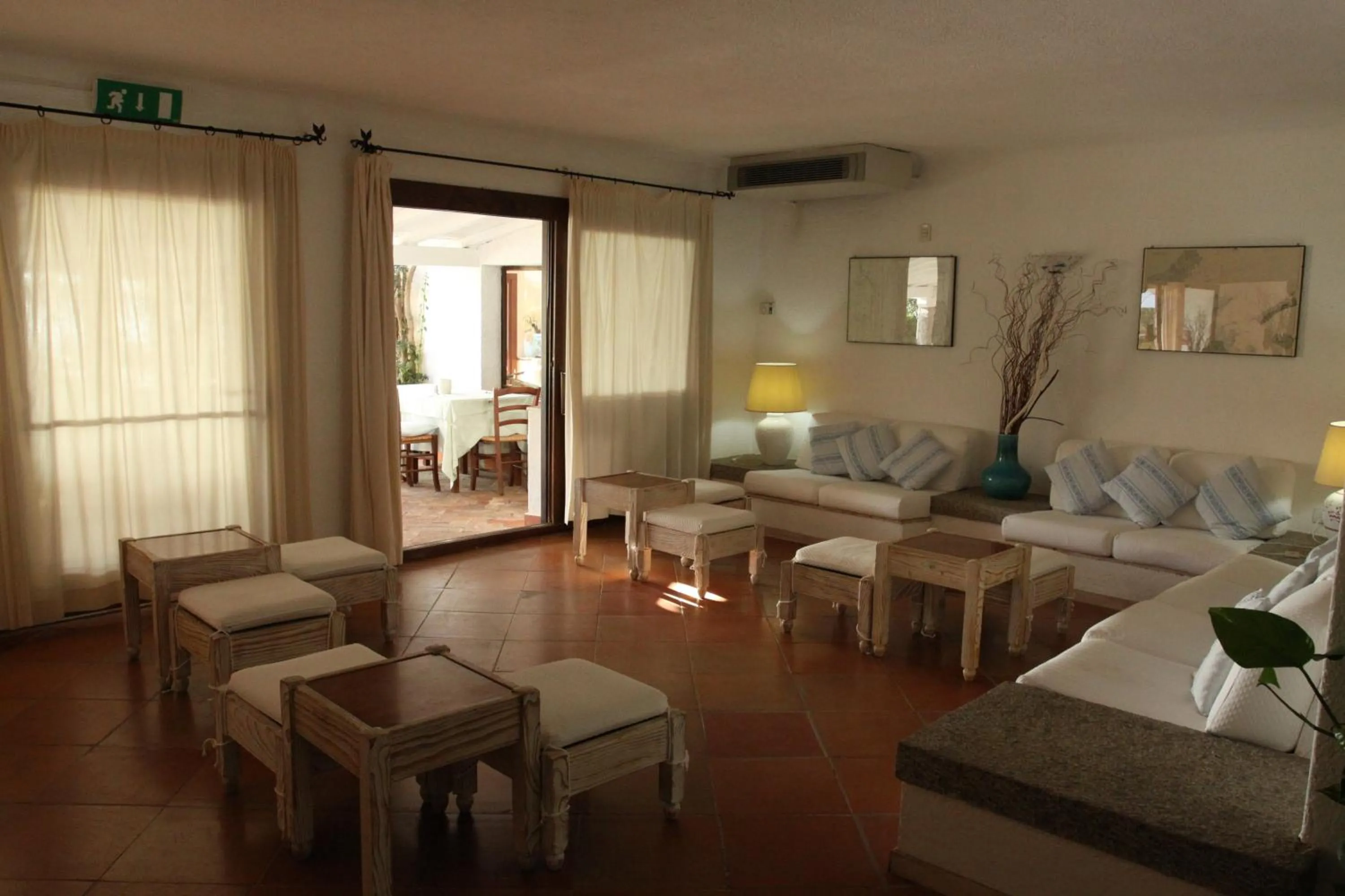 Lobby or reception in IHR Hotel San Paolo