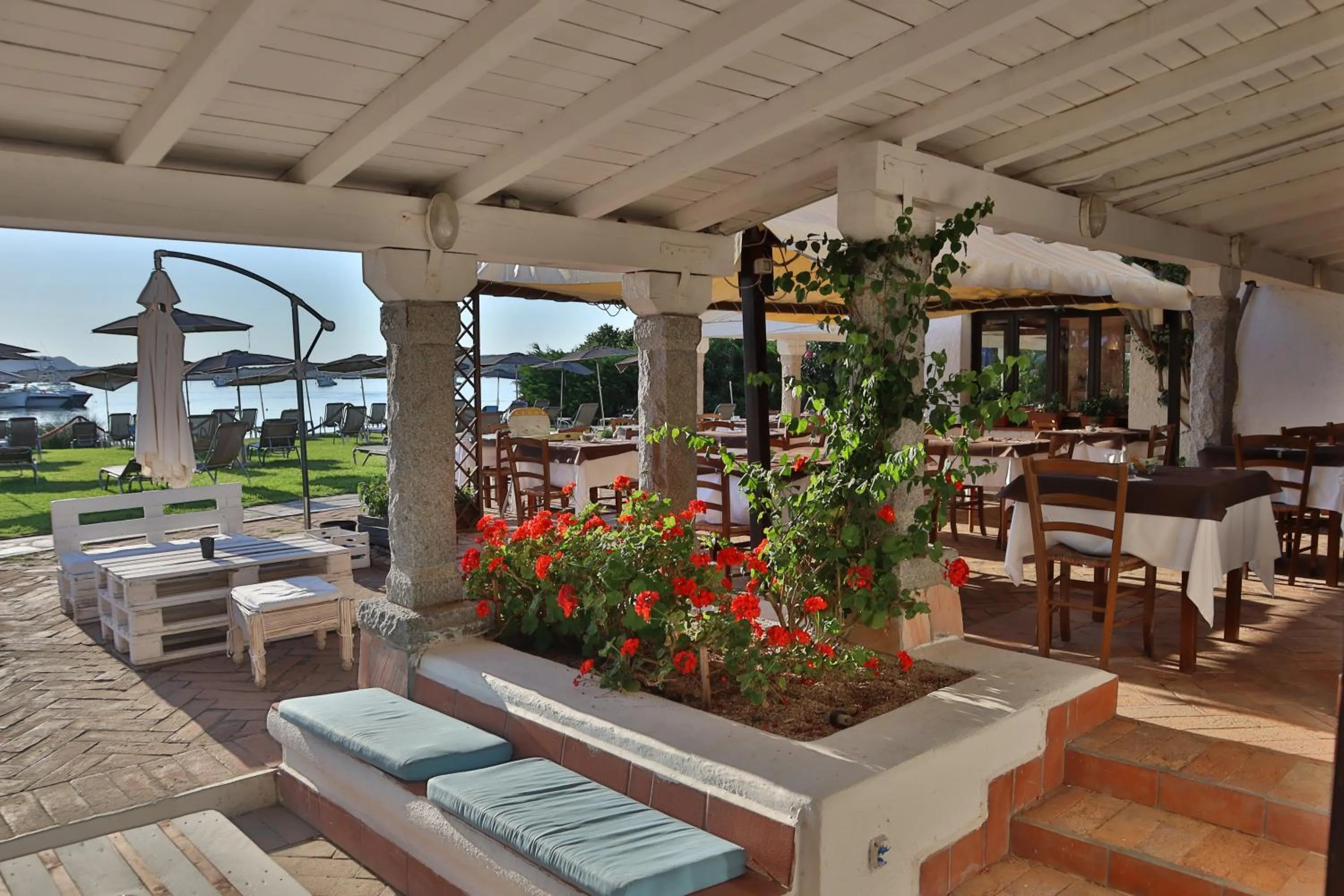 Lounge or bar in IHR Hotel San Paolo