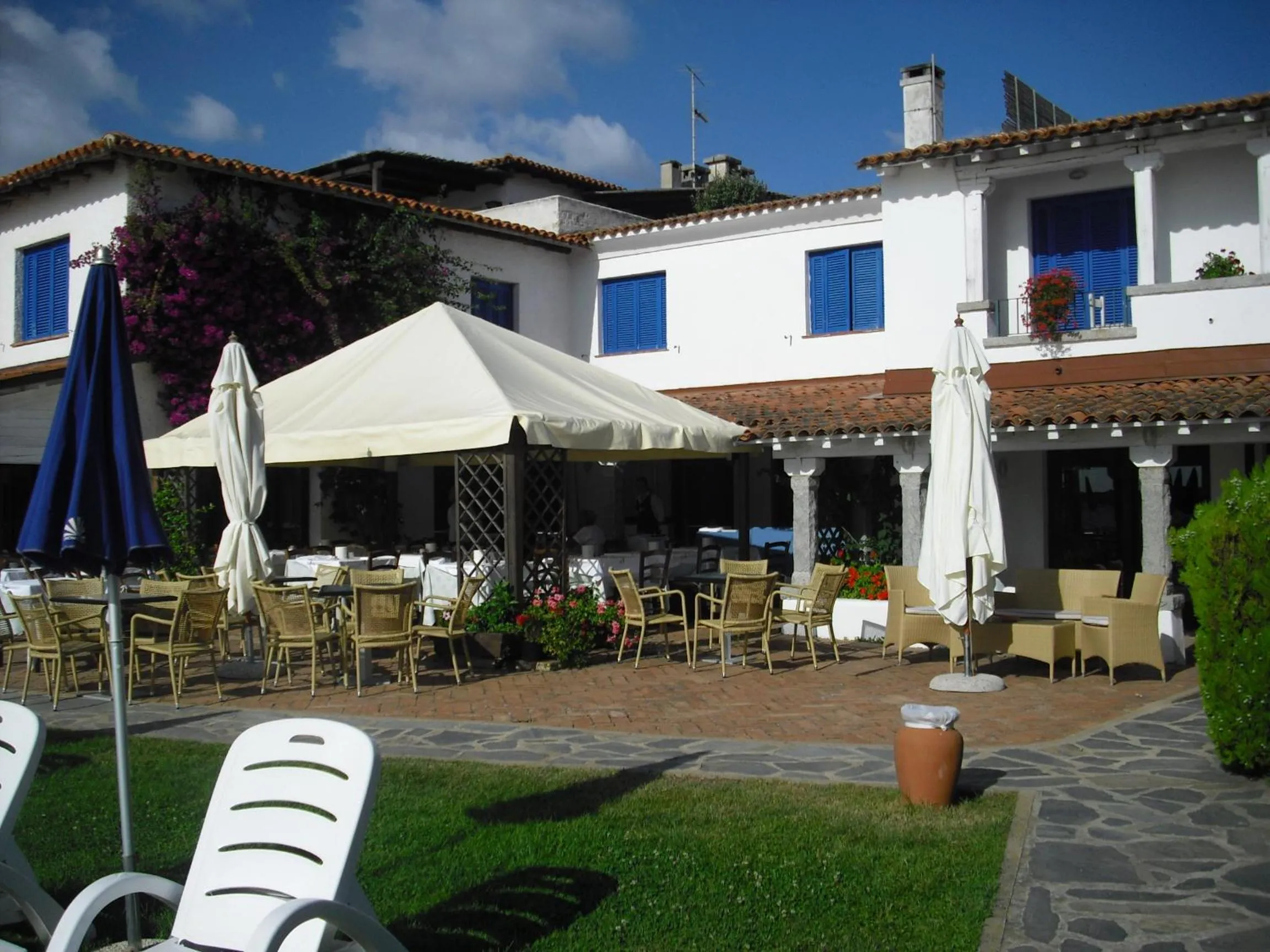 Patio in IHR Hotel San Paolo