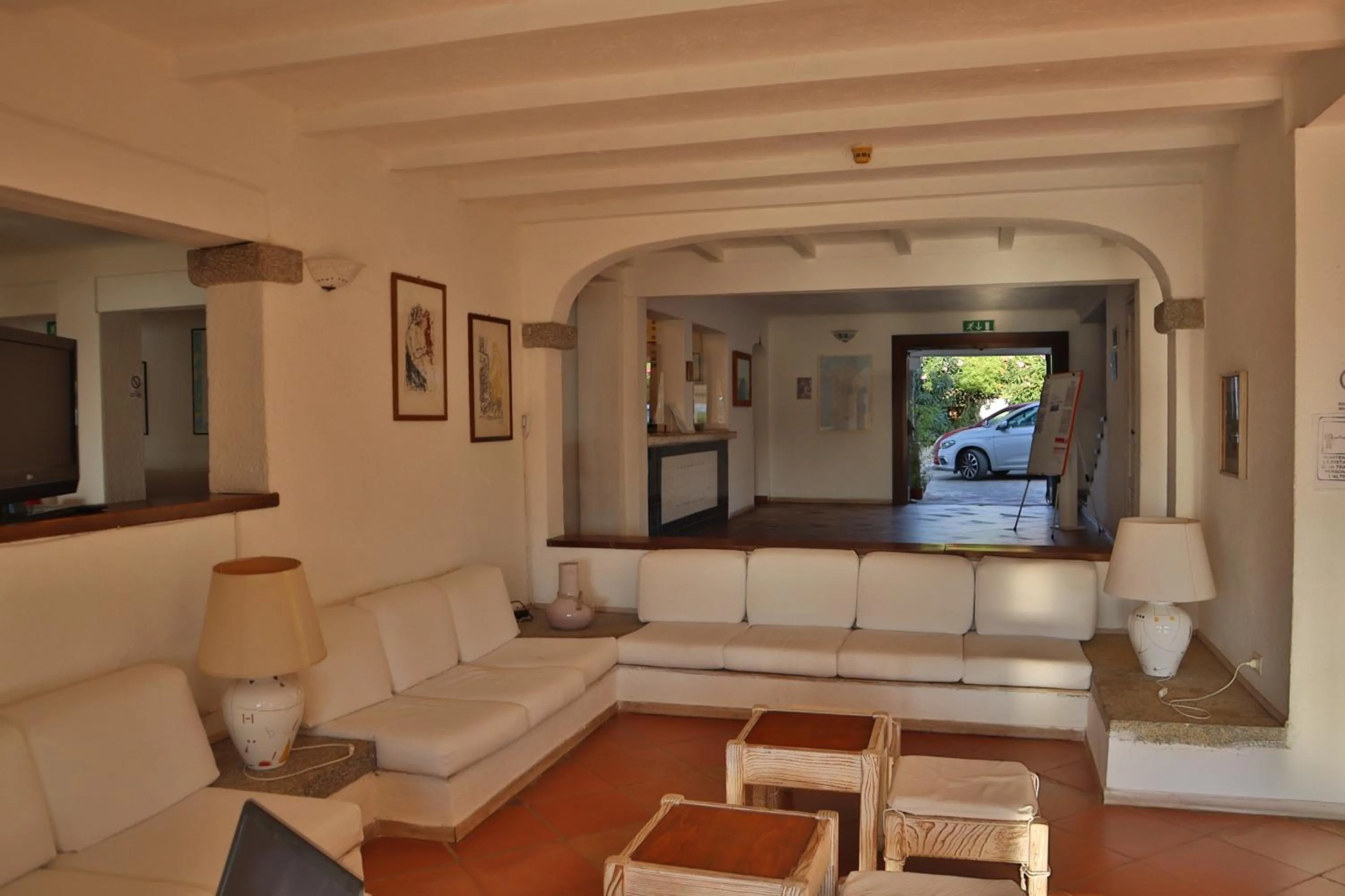 Lobby or reception in IHR Hotel San Paolo