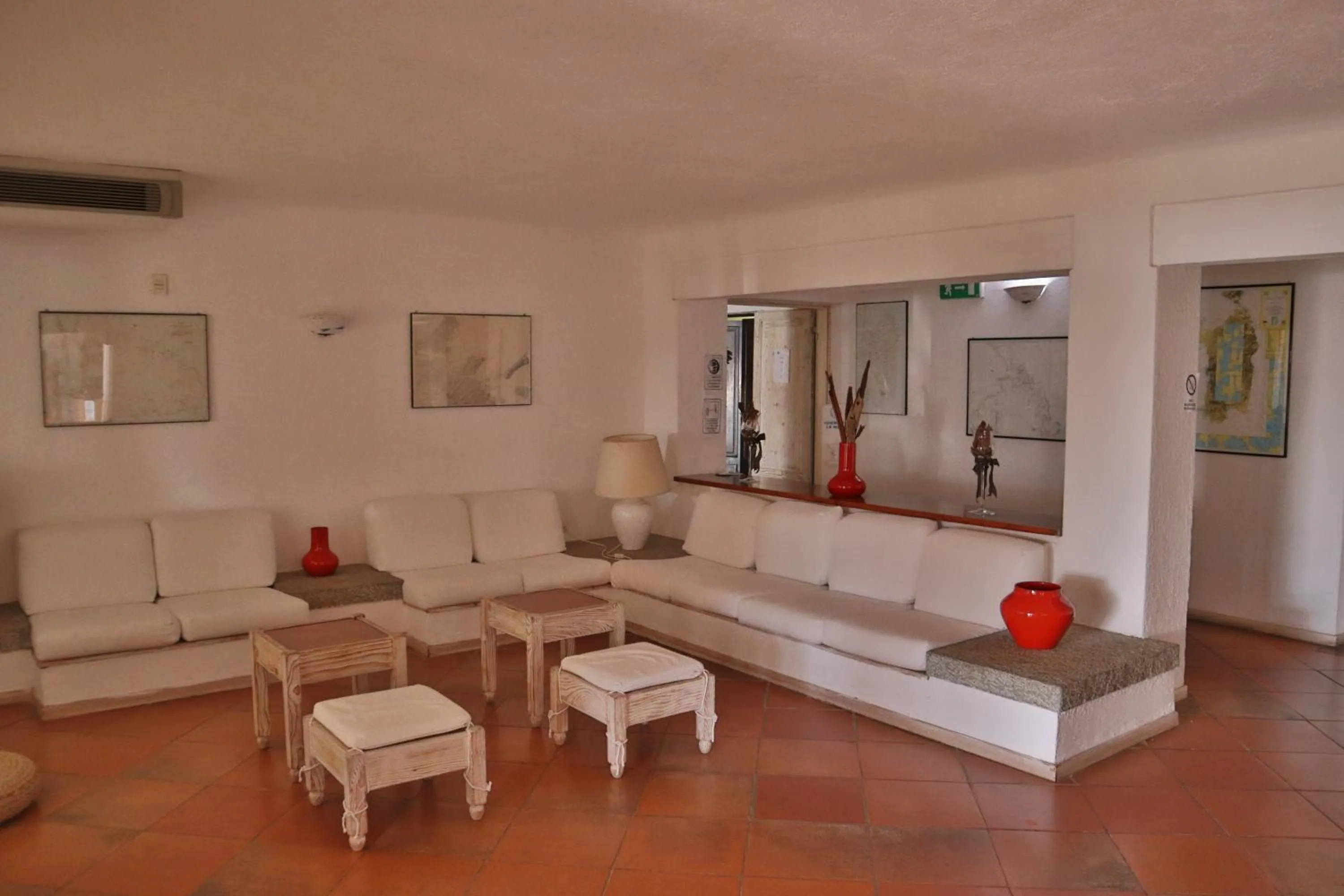 Lobby or reception in IHR Hotel San Paolo