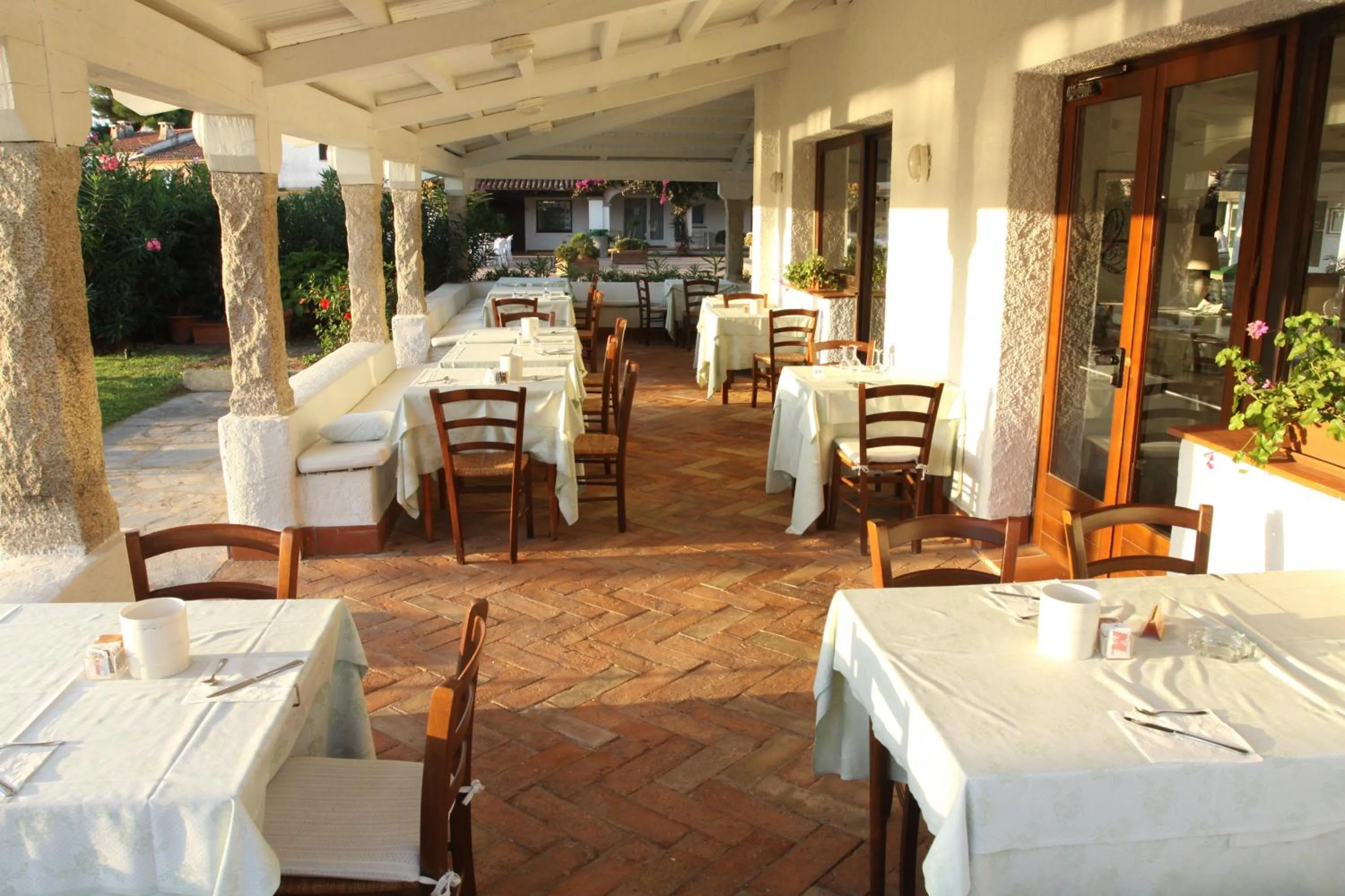 Restaurant/places to eat in IHR Hotel San Paolo