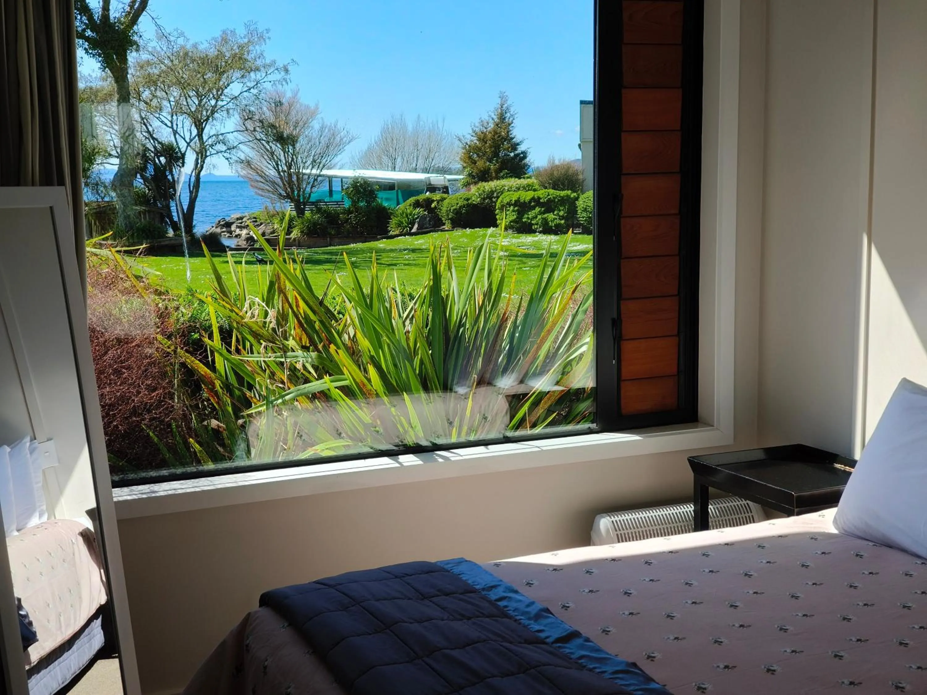 Spring, Bed in Braxmere Lodge