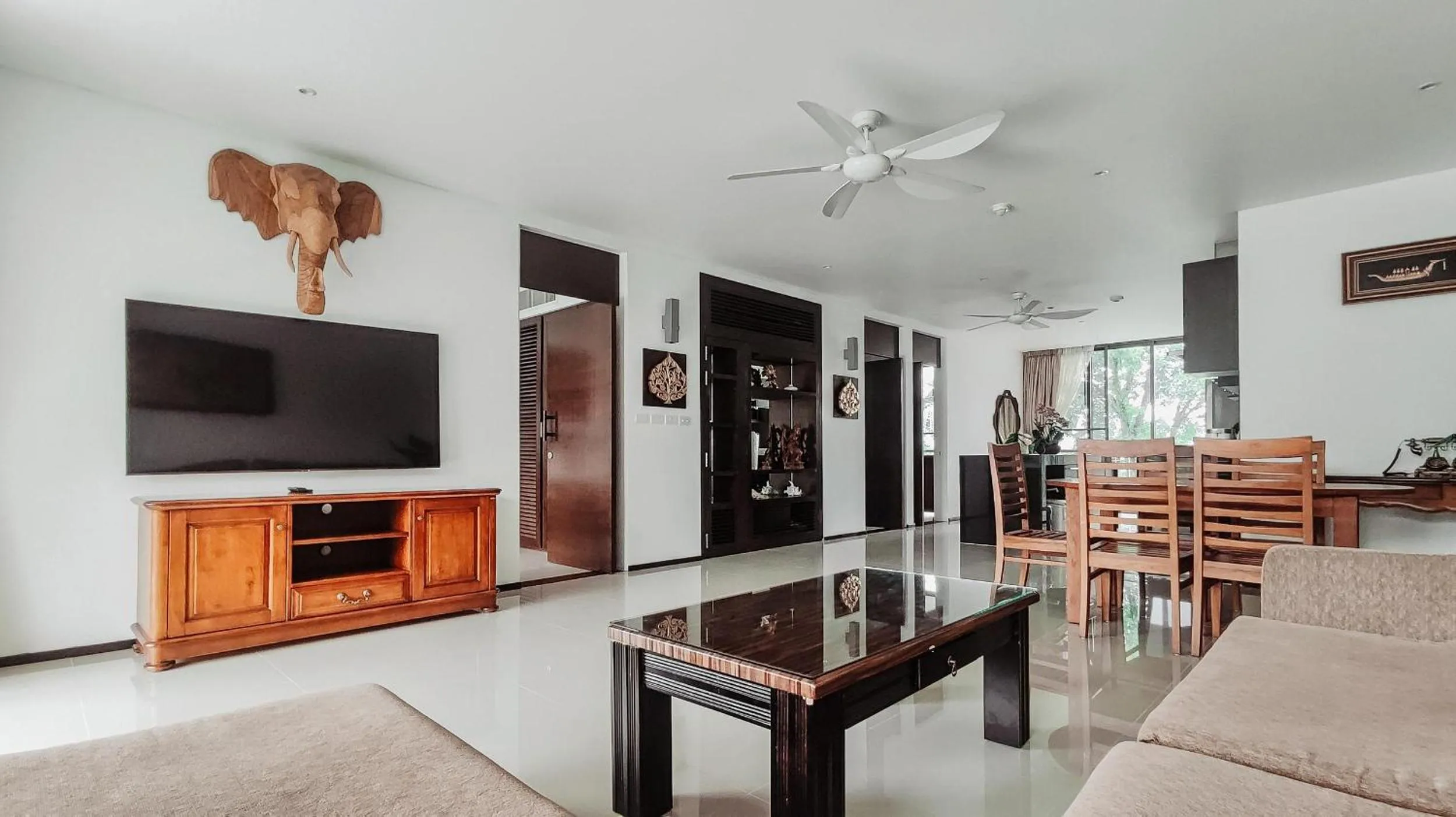 TV and multimedia in Casuarina Shores Apartment - SHA Plus