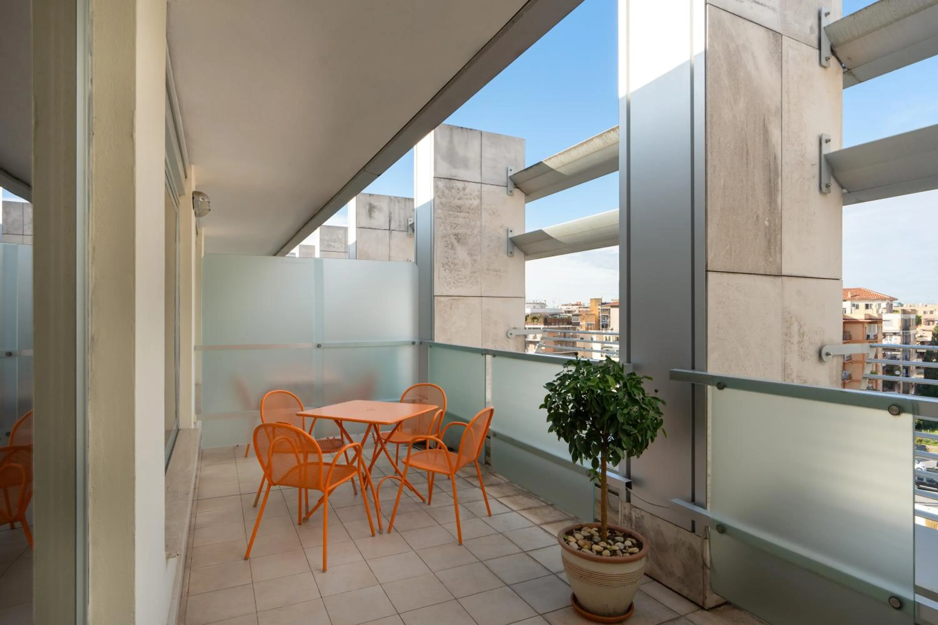 Balcony/Terrace in Precise House Mantegna Roma
