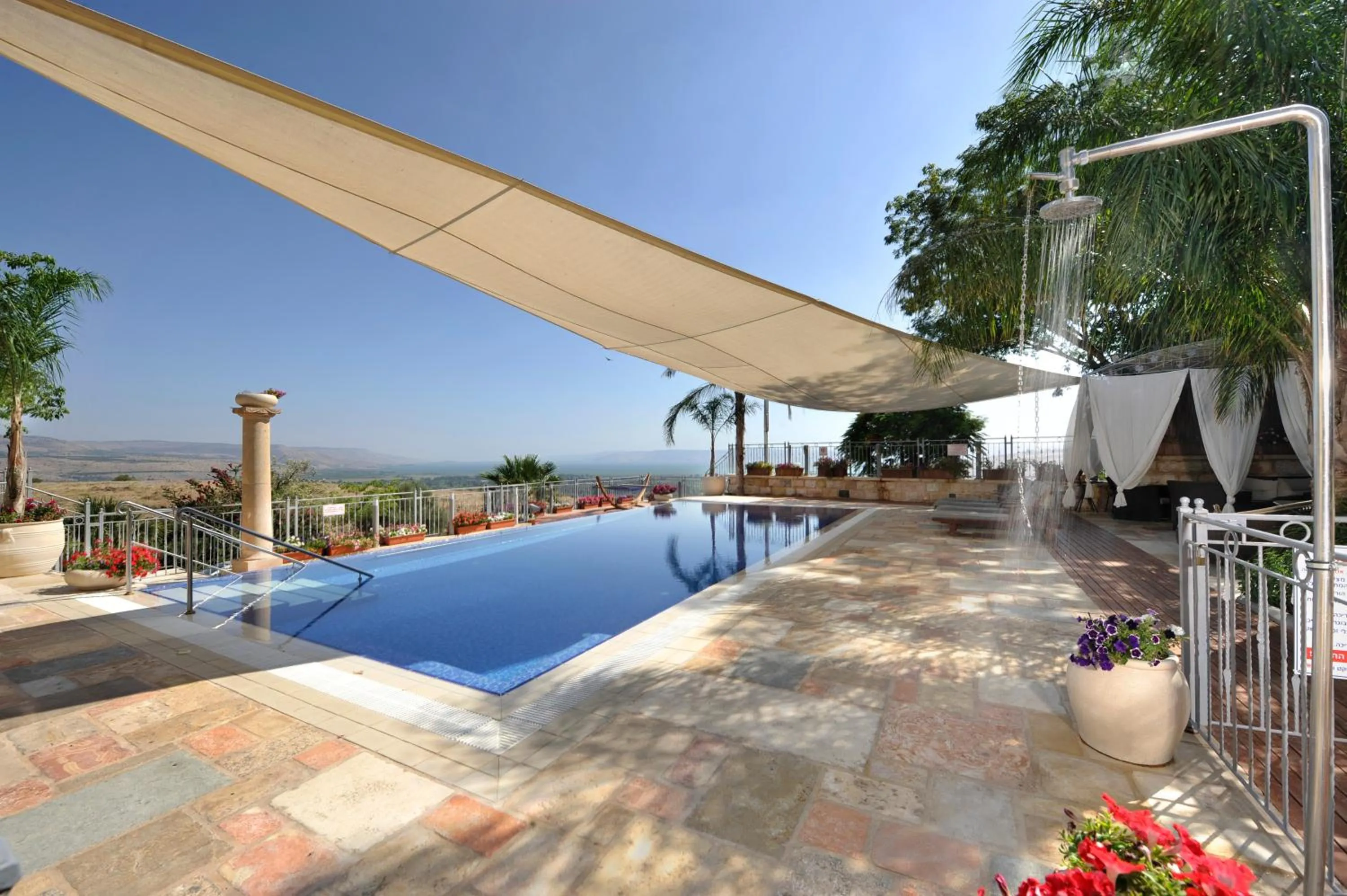 Swimming pool in The Mansion In Had Ness