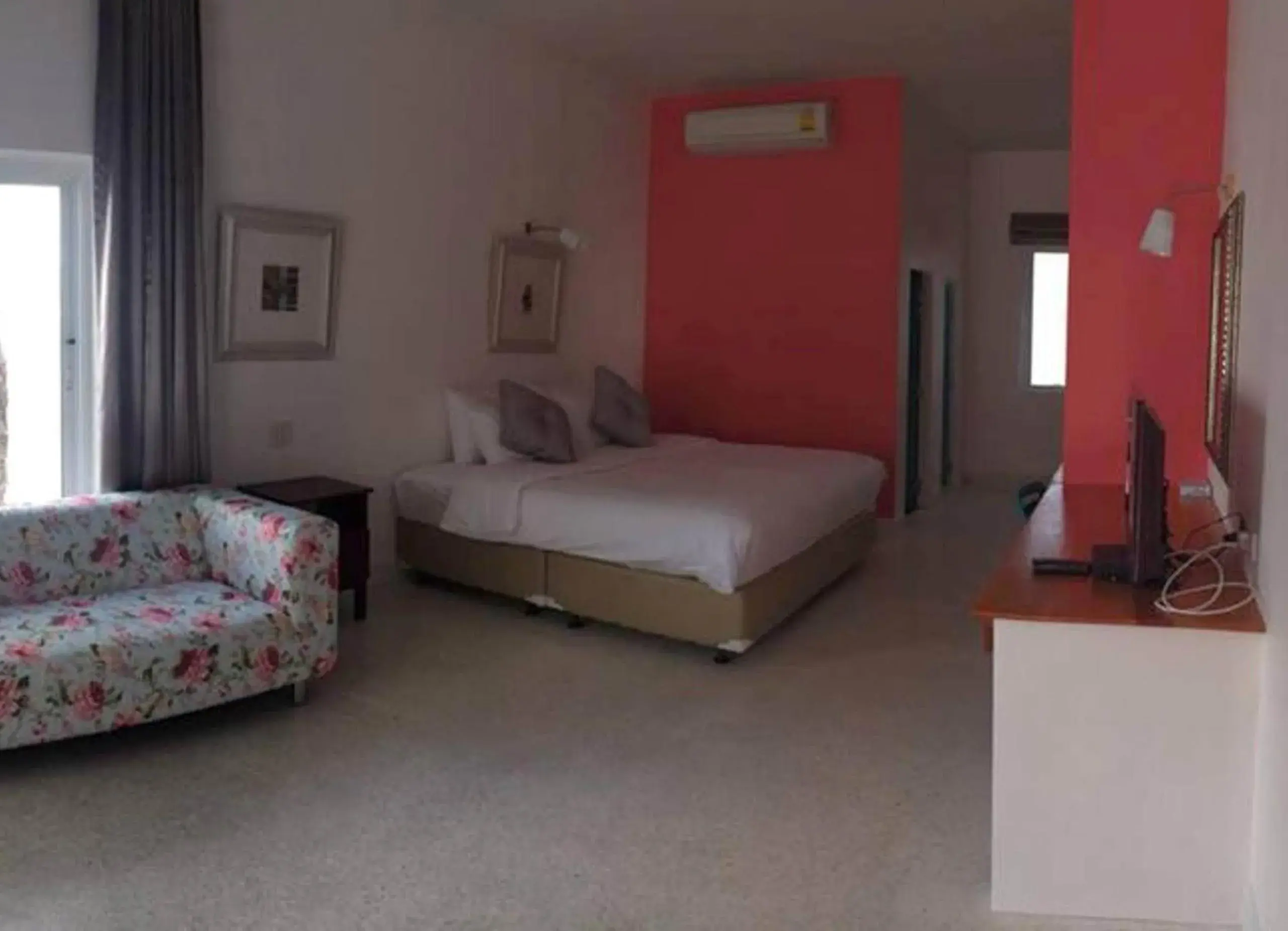 Bed in Meet The Sea Bed in Meet The Sea