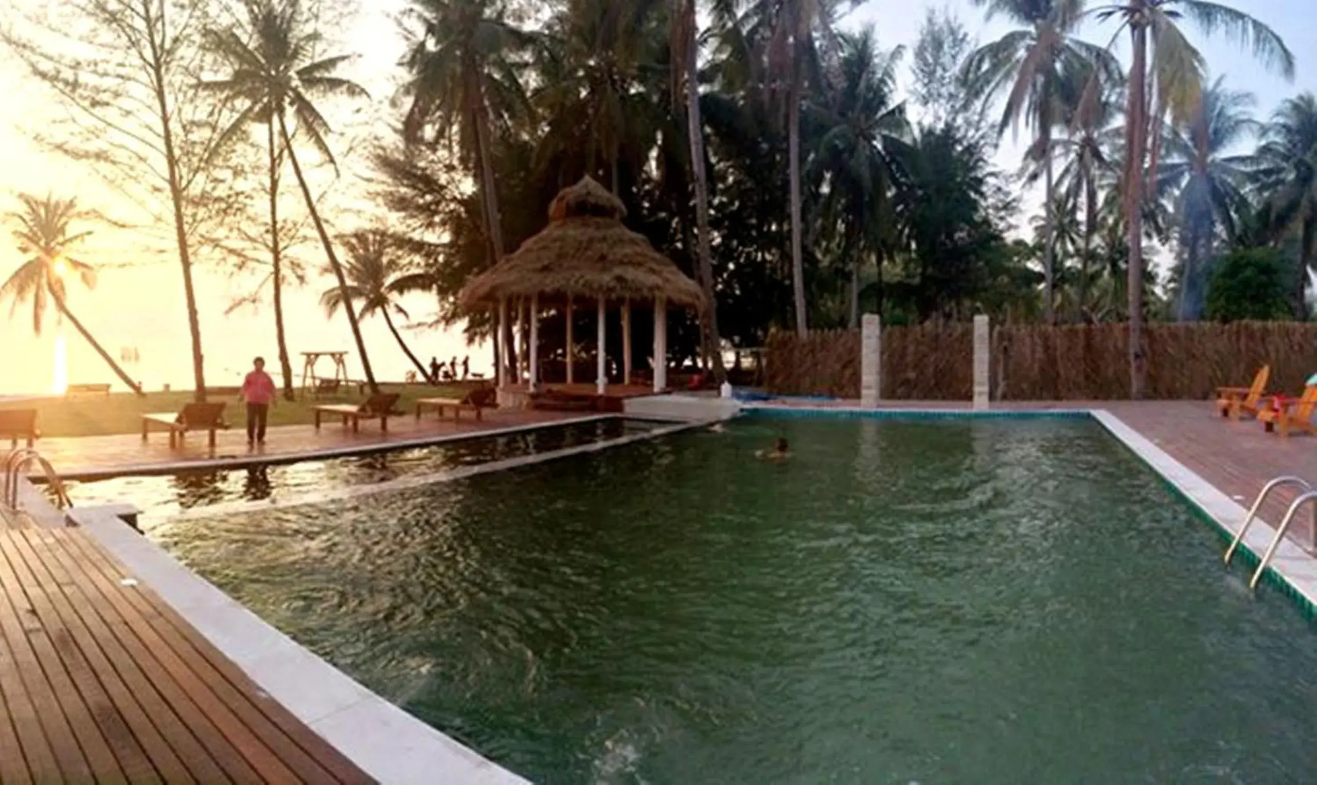 Swimming pool in Meet The Sea Swimming pool in Meet The Sea