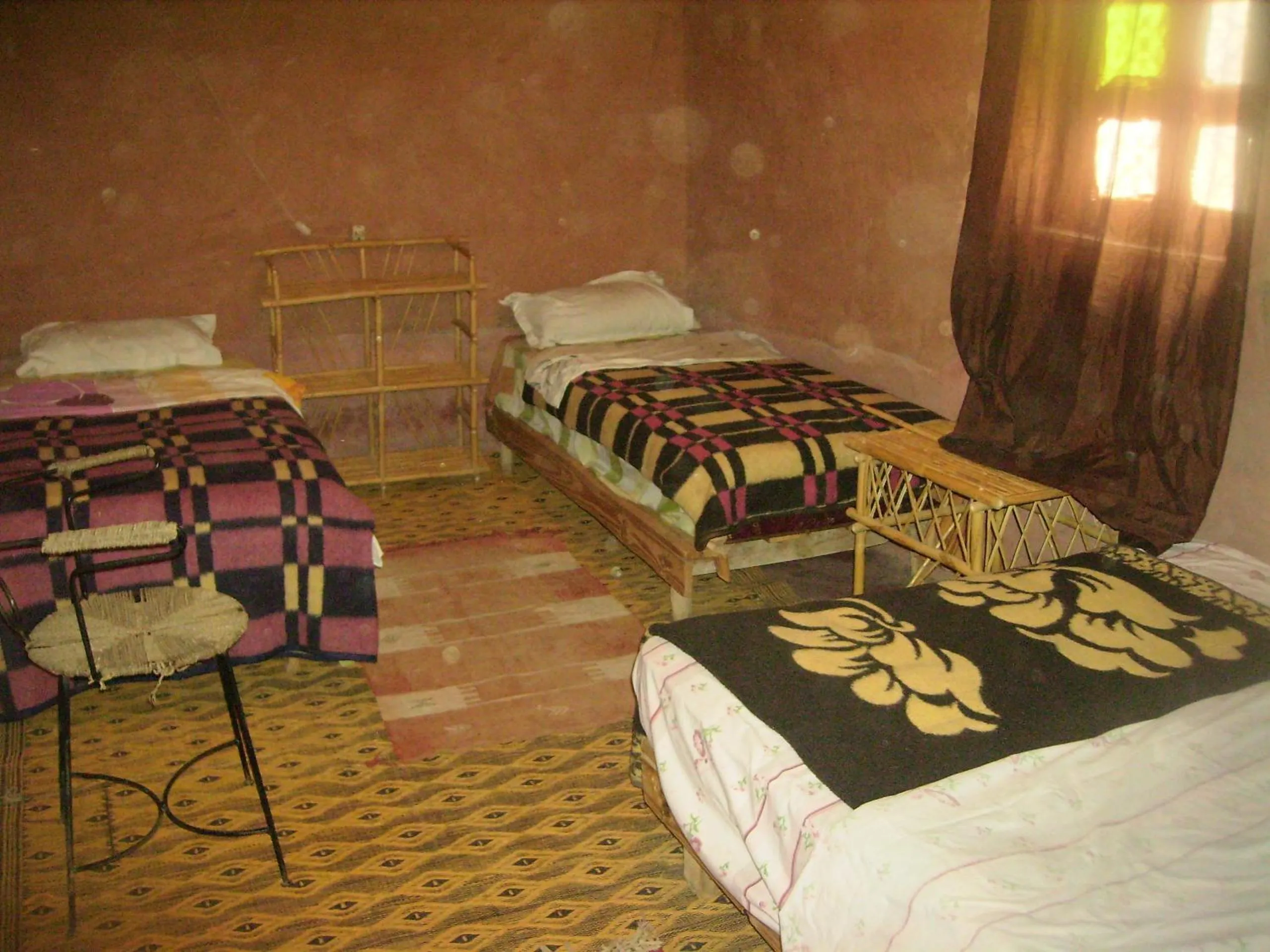 Bedroom, Bed in auberge restau tombouctou