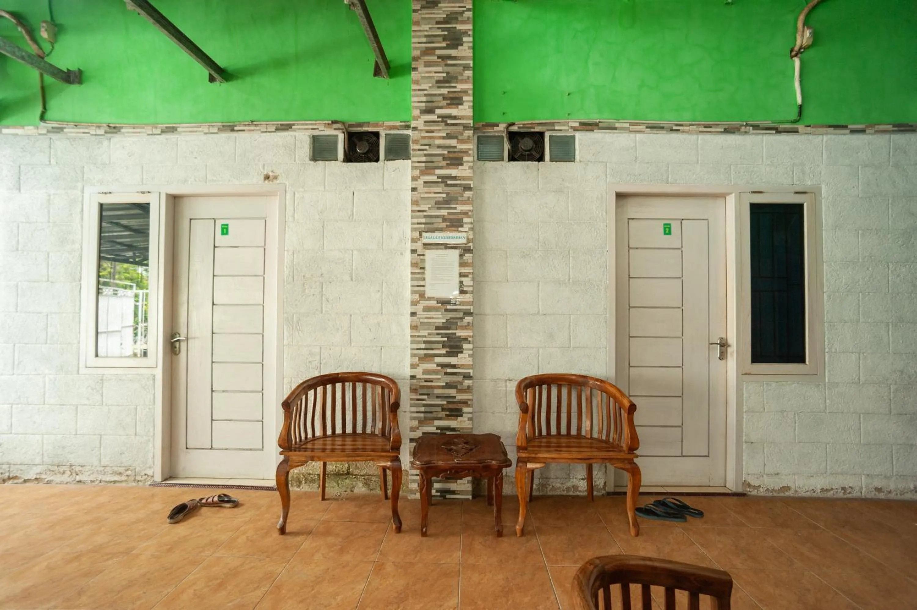 Facade/entrance in RedDoorz Syariah @ Jalan KH. Mas Mansur Lampung