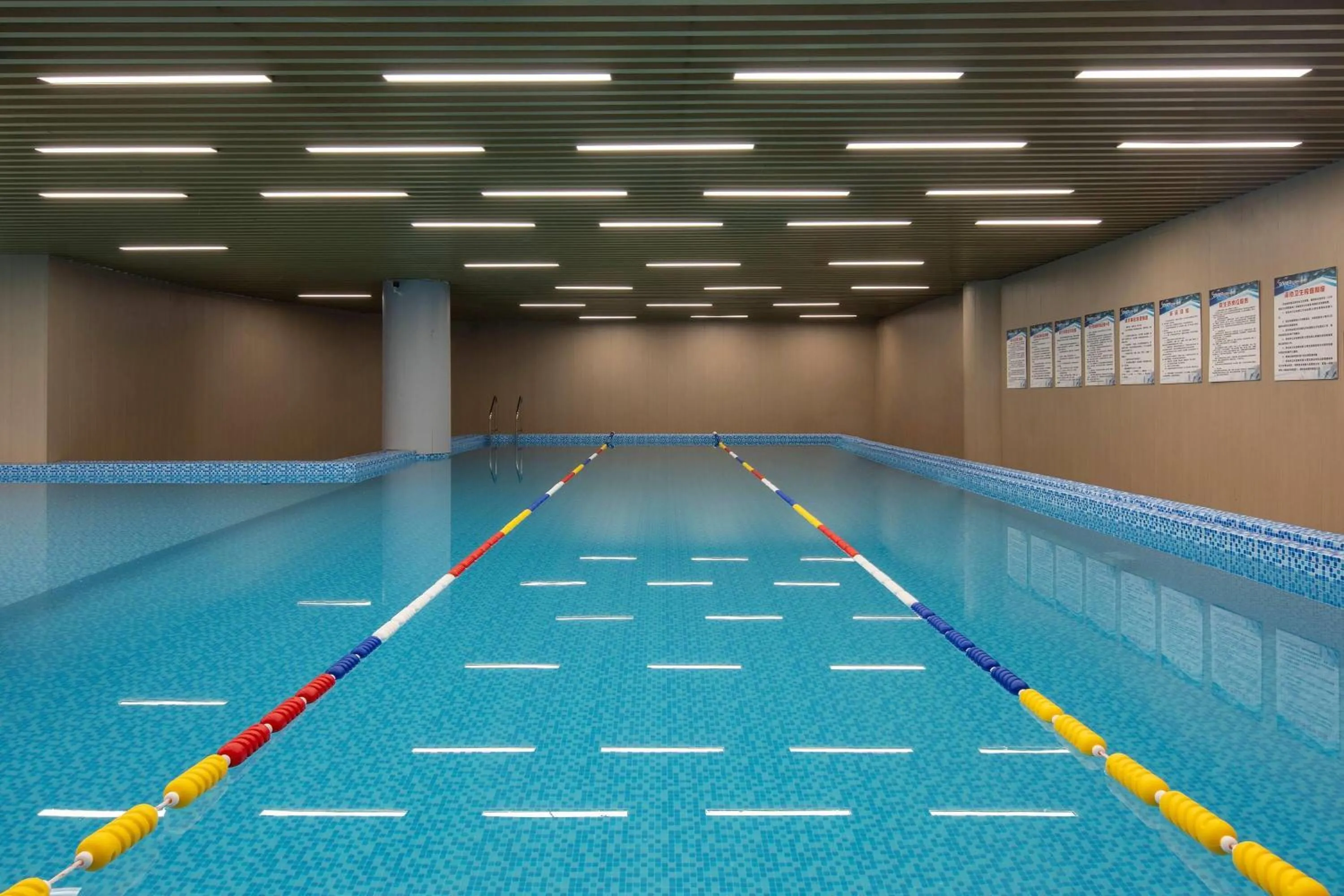 Swimming pool in Ramada Plaza by Wyndham Chongqing West