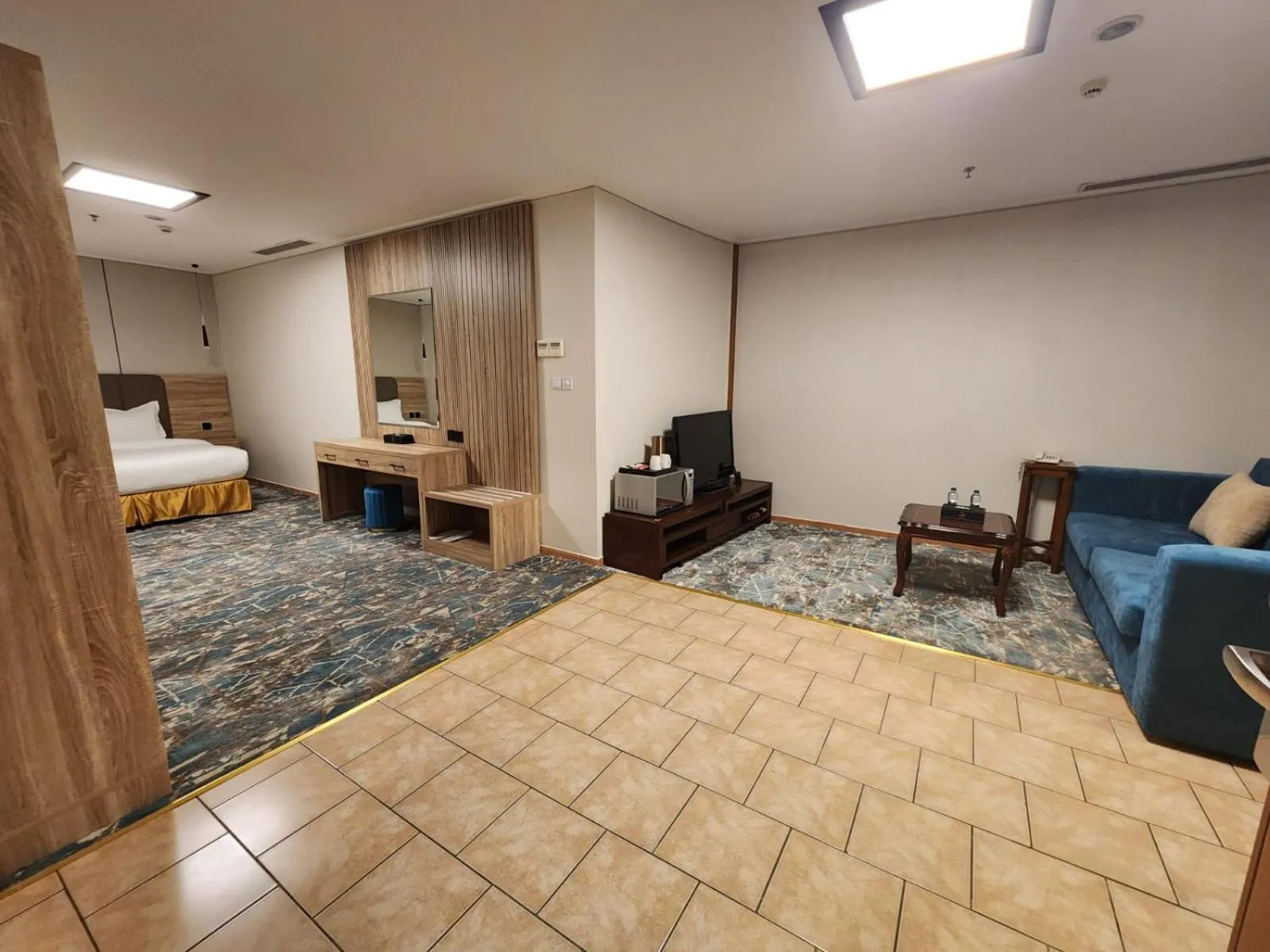 Bed in Sadeem Al Fajr Hotel Suites