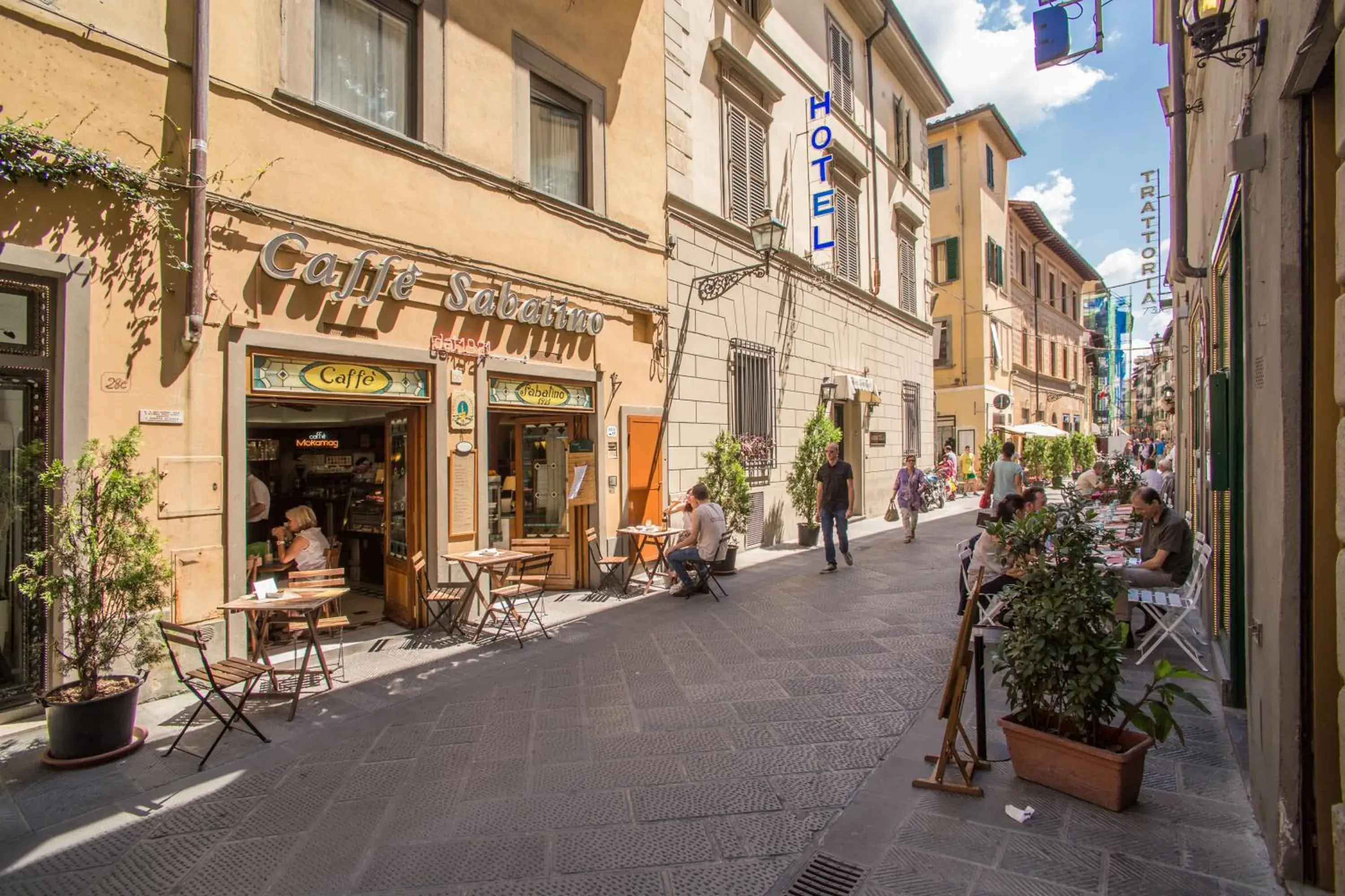 Facade/entrance in Hotel Nuova Italia Facade/entrance in Hotel Nuova Italia