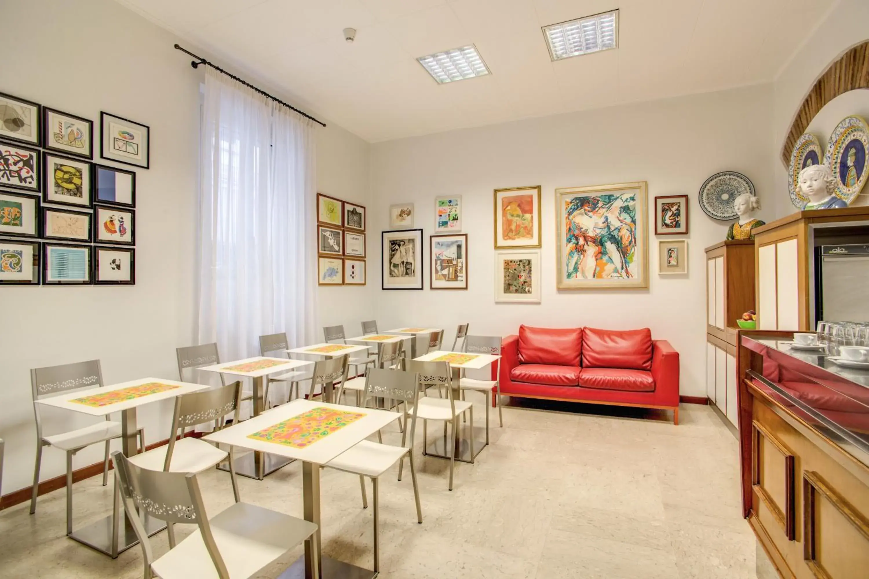 Restaurant/places to eat in Hotel Nuova Italia Restaurant/places to eat in Hotel Nuova Italia