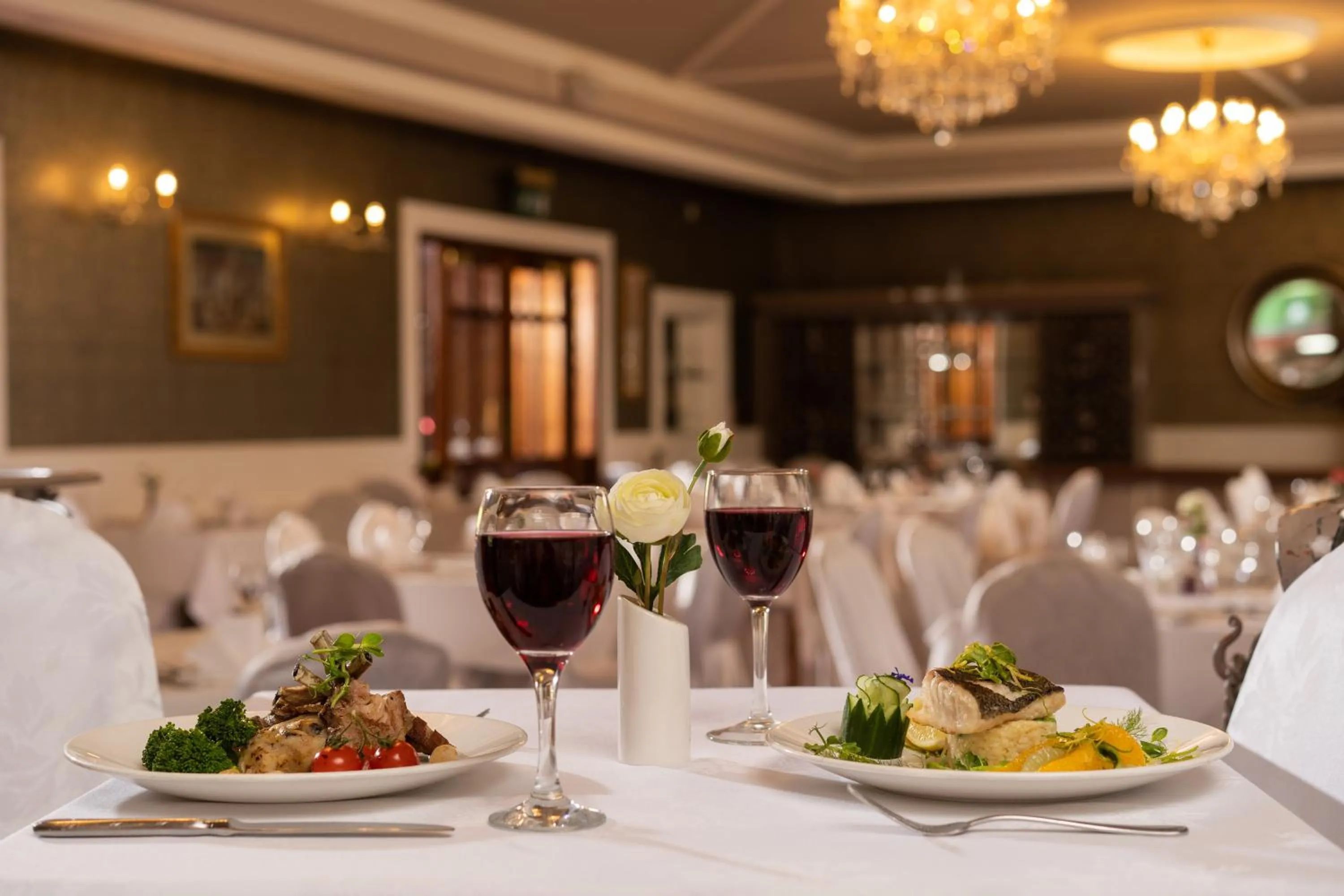 Restaurant/places to eat in Burrendale Hotel Country Club & Spa