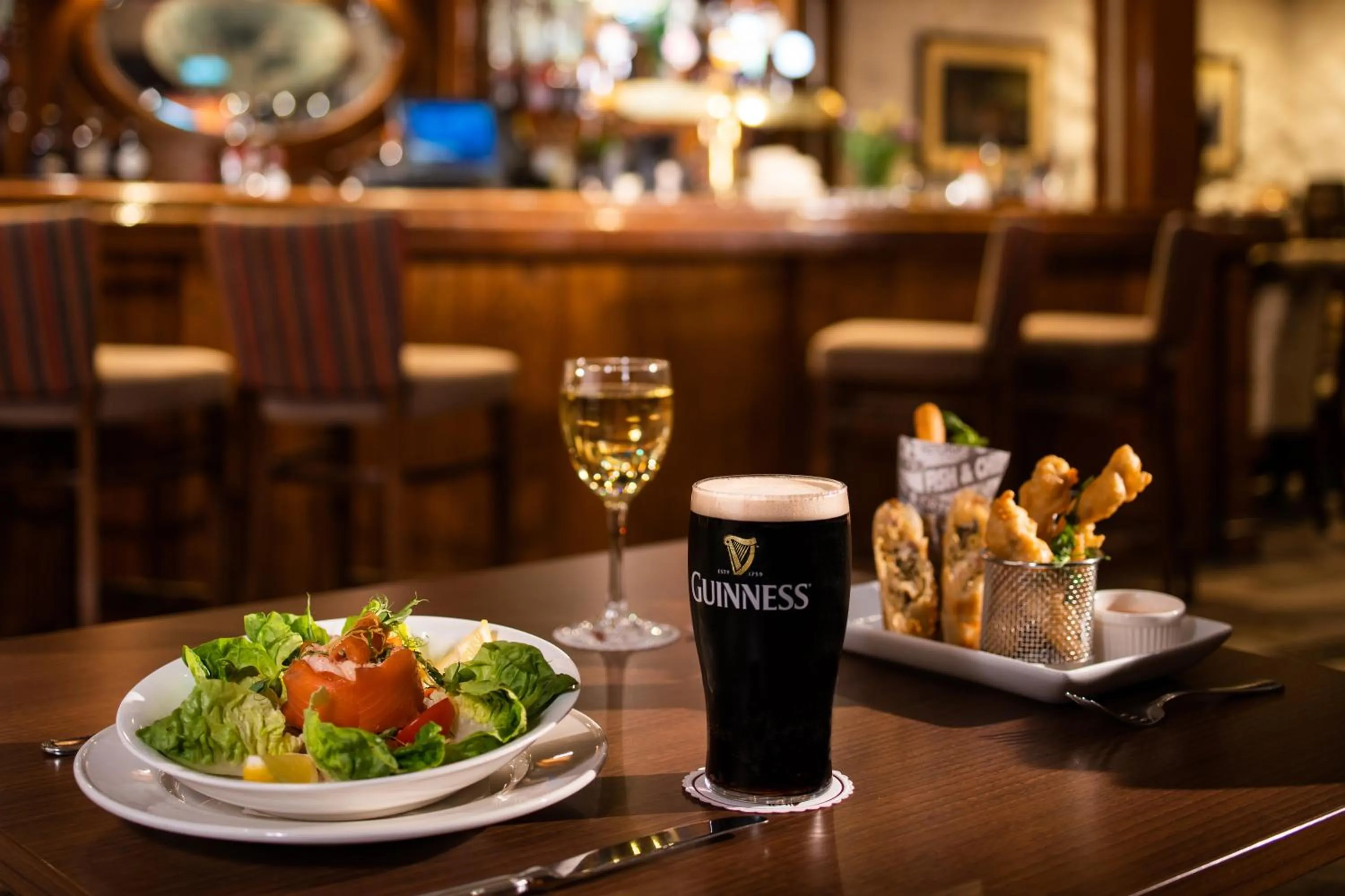 Lounge or bar in Burrendale Hotel Country Club & Spa