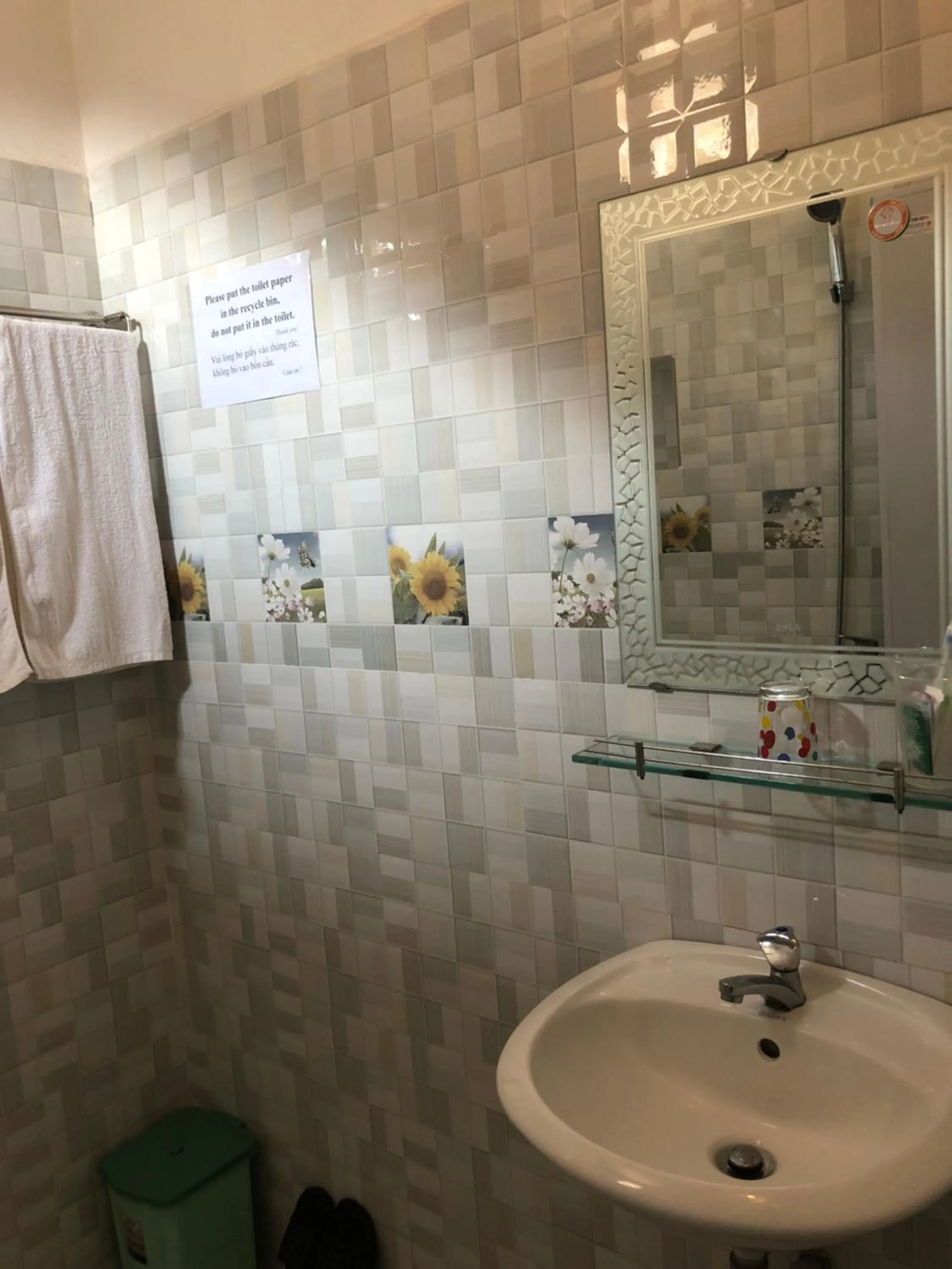 Toilet in Nha Lan Homestay