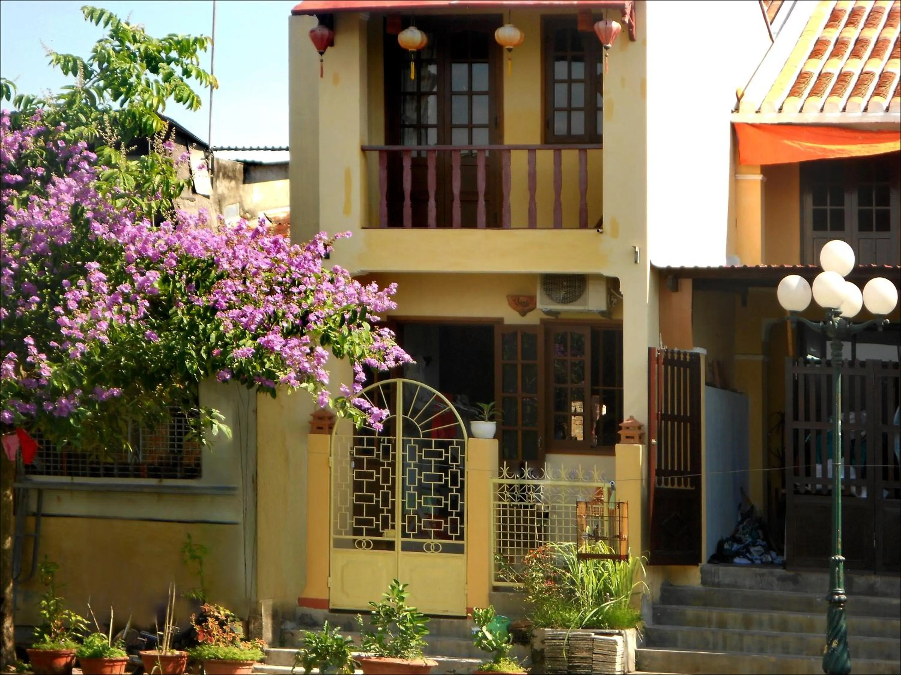 Property building in Nha Lan Homestay