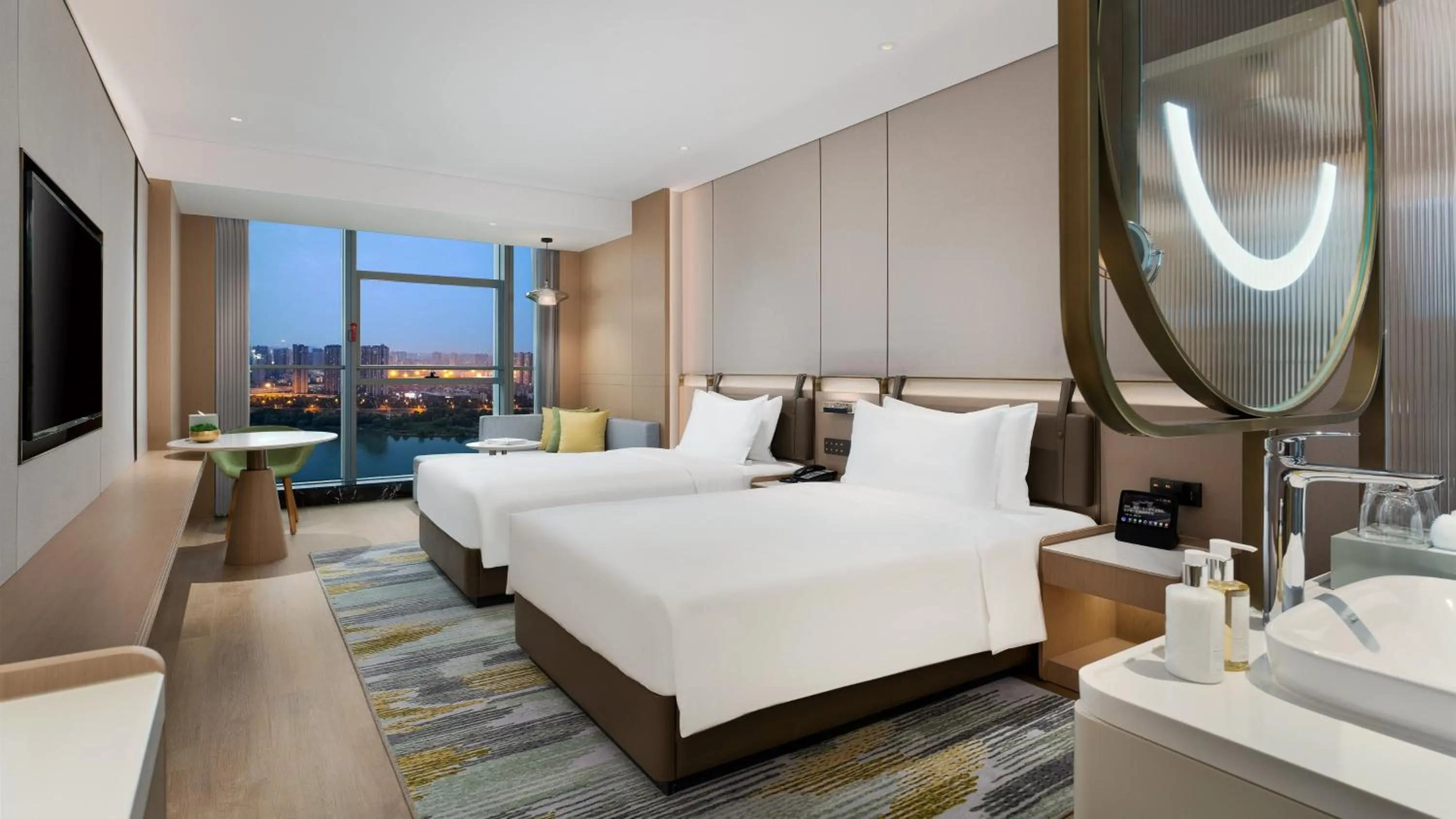 Photo of the whole room, Bed in Holiday Inn Changsha Malanshan by IHG