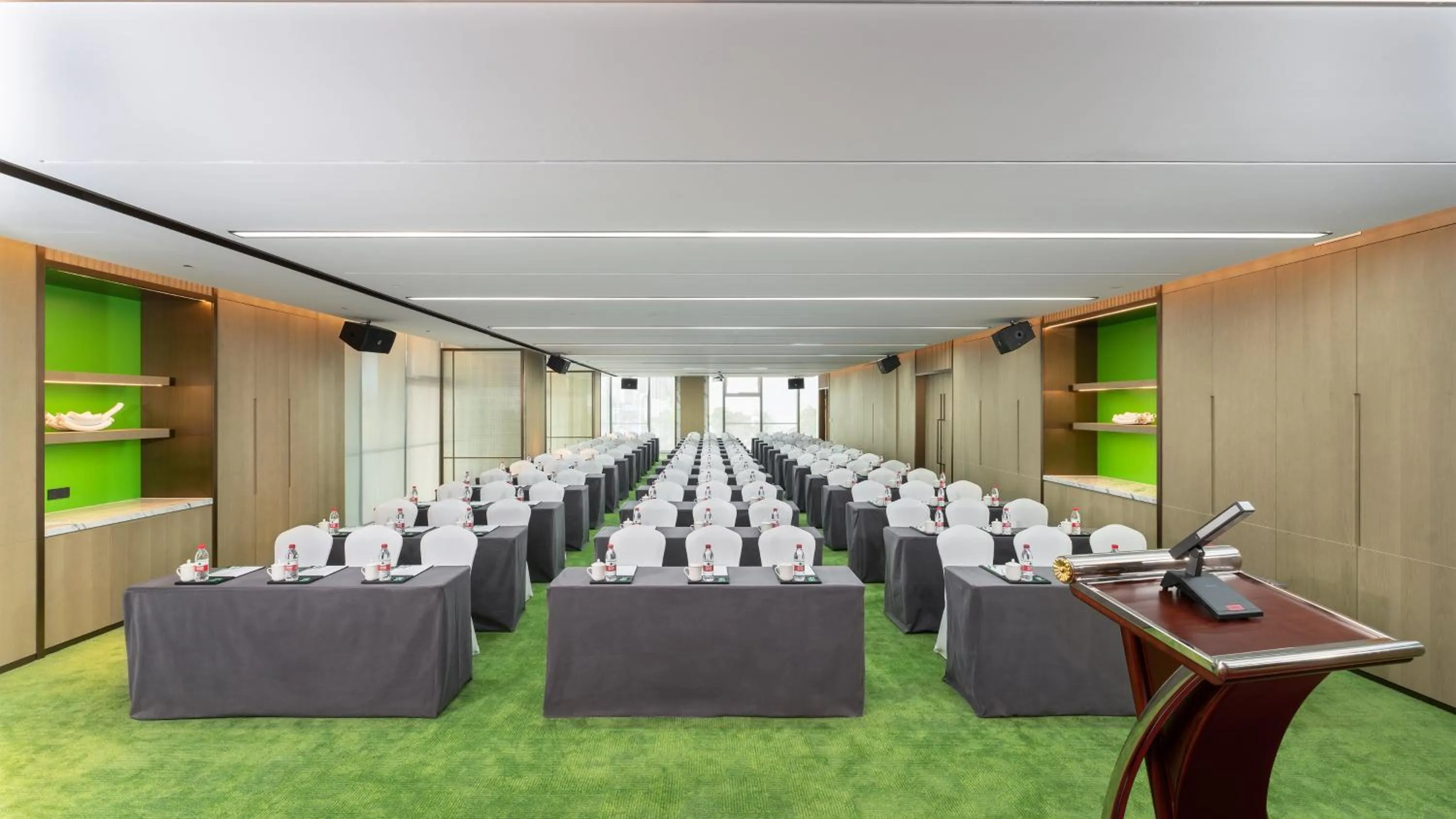 Meeting/conference room in Holiday Inn Changsha Malanshan by IHG
